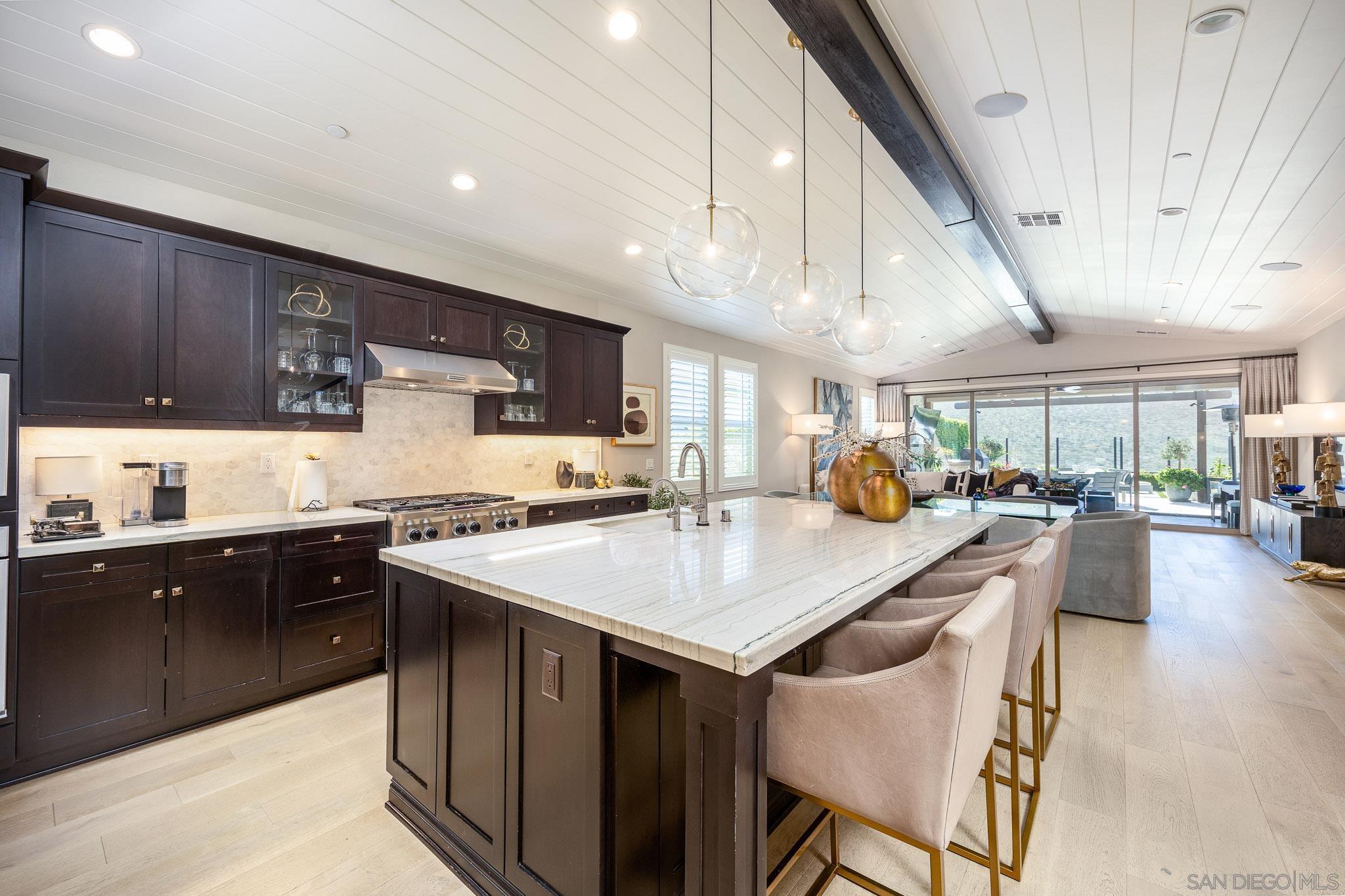 Detail Gallery Image 3 of 45 For 8112  Auberge Cir, San Diego,  CA 92127 - 3 Beds | 3 Baths