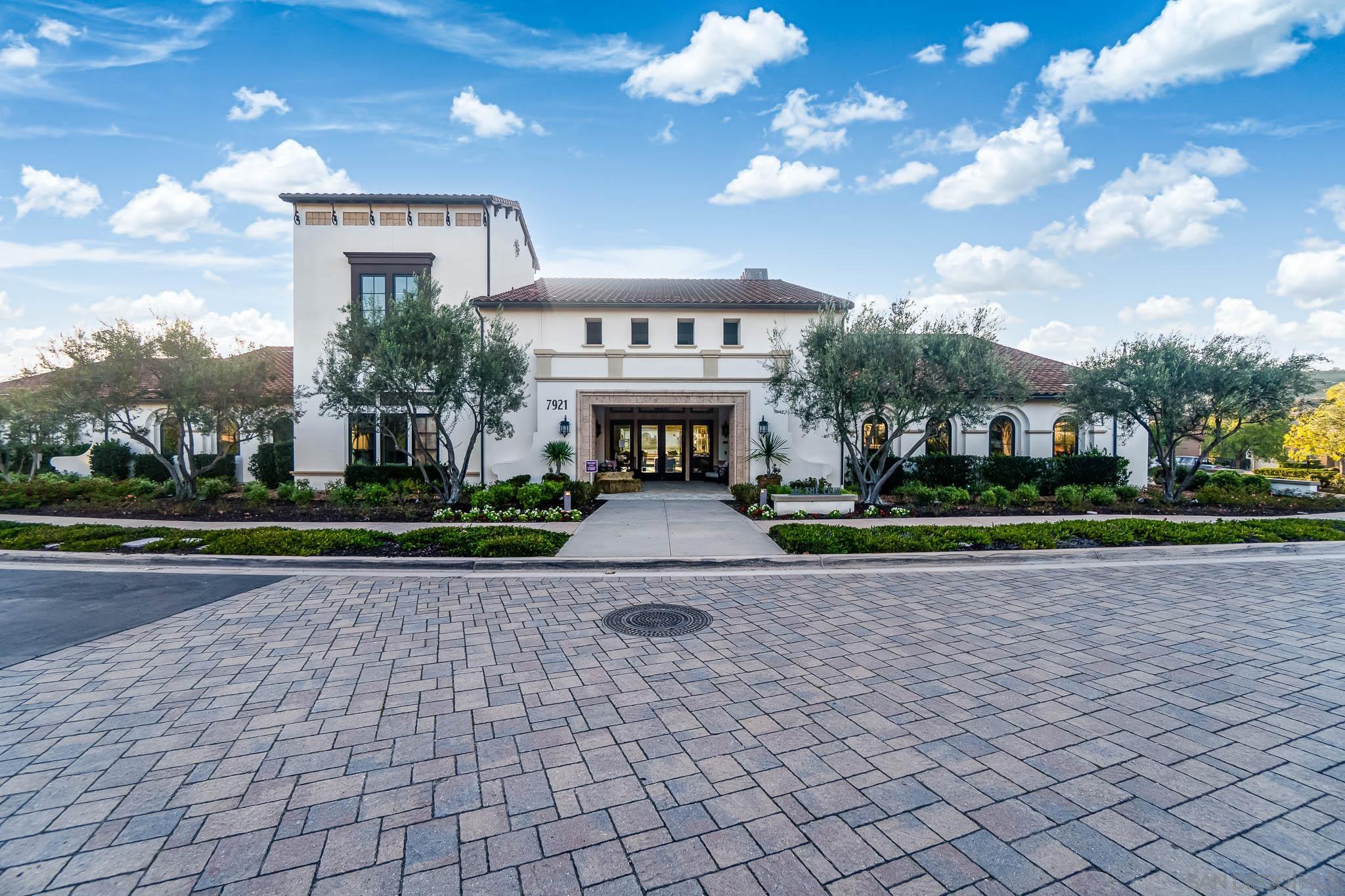 Detail Gallery Image 27 of 45 For 8112  Auberge Cir, San Diego,  CA 92127 - 3 Beds | 3 Baths