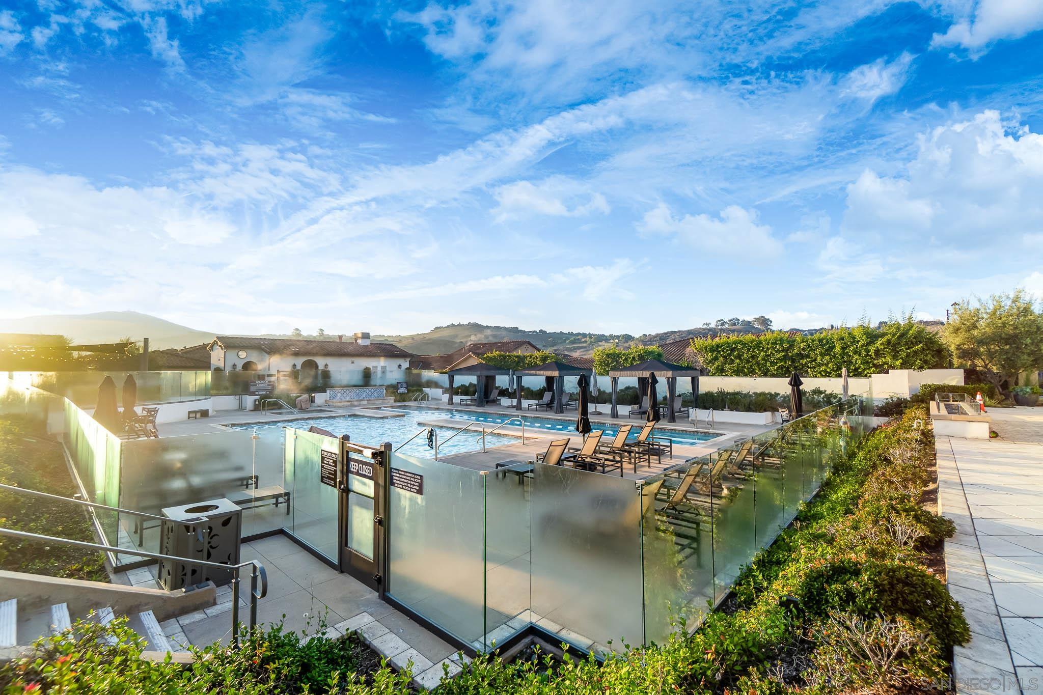 Detail Gallery Image 34 of 45 For 8112  Auberge Cir, San Diego,  CA 92127 - 3 Beds | 3 Baths