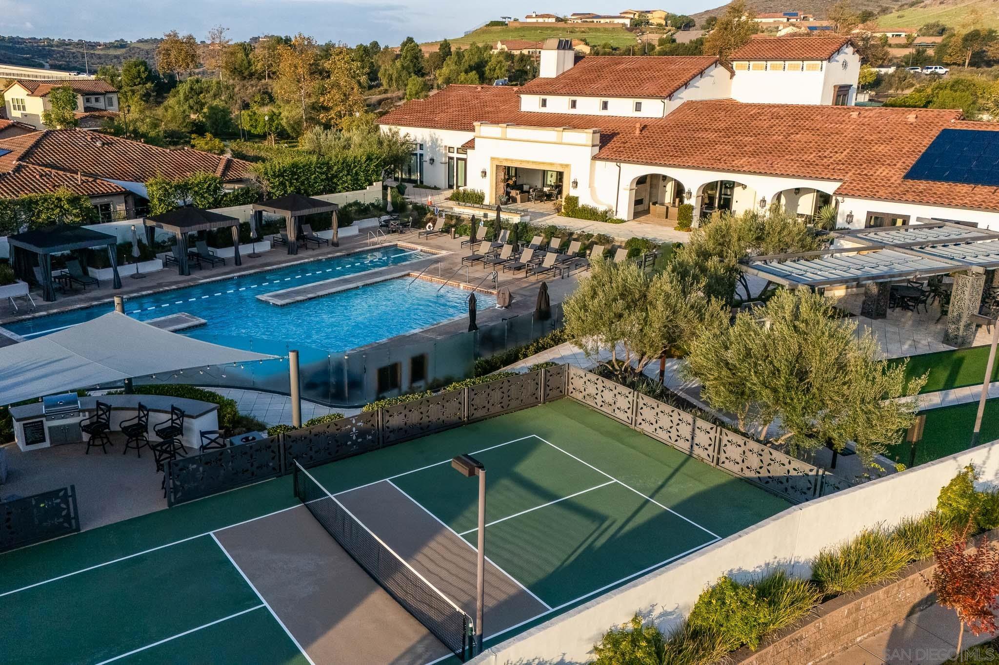 Detail Gallery Image 40 of 45 For 8112  Auberge Cir, San Diego,  CA 92127 - 3 Beds | 3 Baths