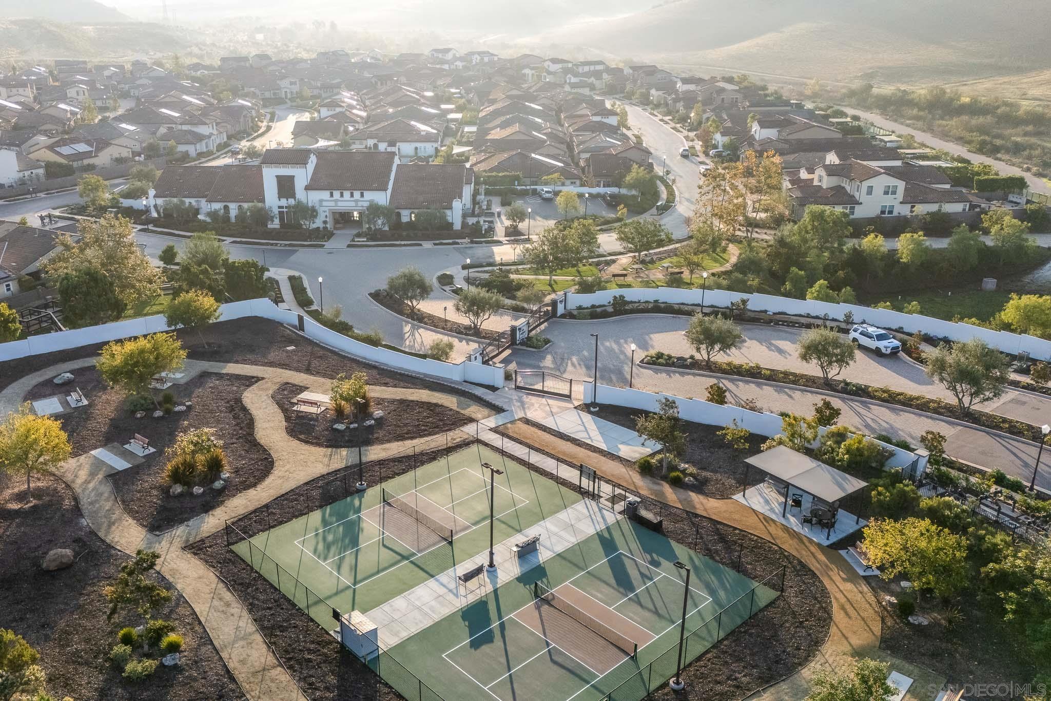 Detail Gallery Image 42 of 45 For 8112  Auberge Cir, San Diego,  CA 92127 - 3 Beds | 3 Baths