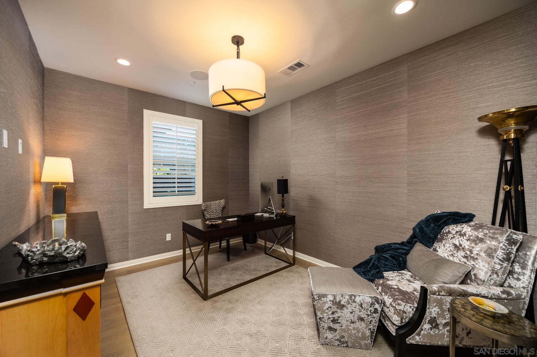 Detail Gallery Image 8 of 45 For 8112  Auberge Cir, San Diego,  CA 92127 - 3 Beds | 3 Baths