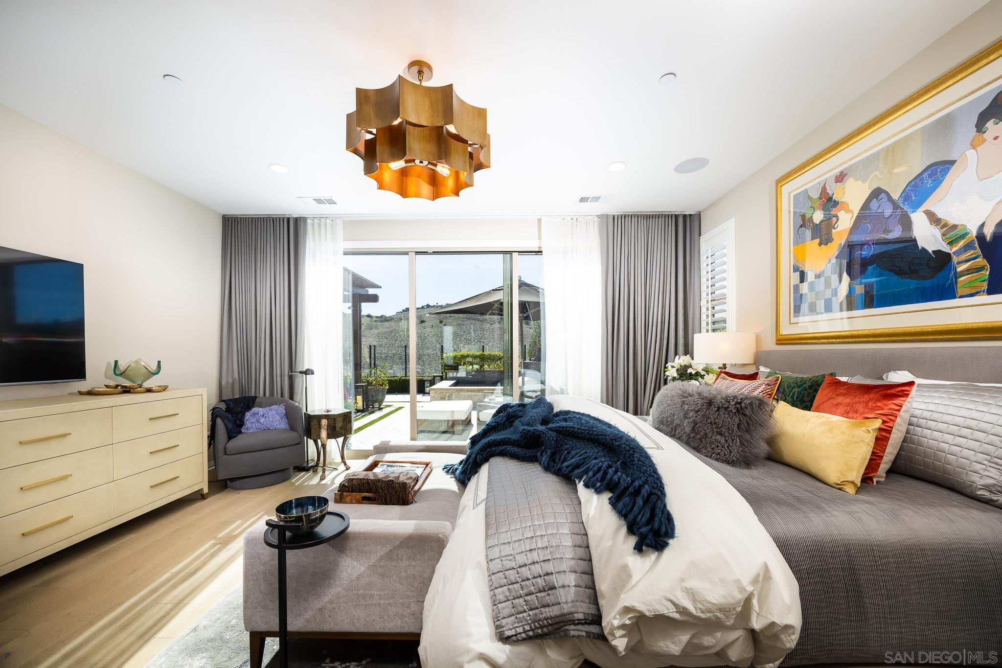 Detail Gallery Image 10 of 45 For 8112  Auberge Cir, San Diego,  CA 92127 - 3 Beds | 3 Baths