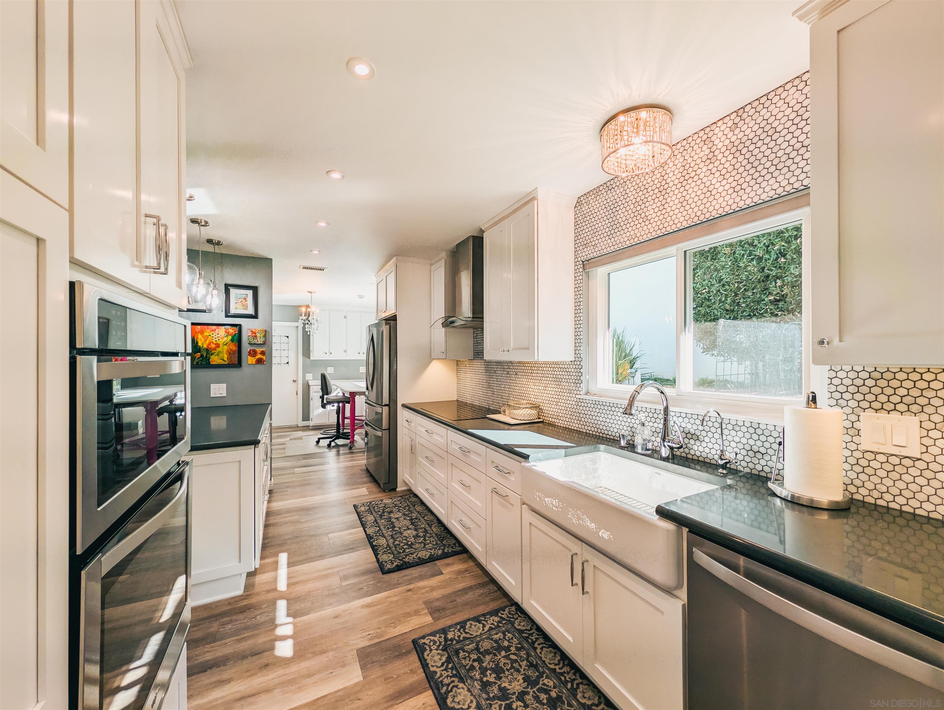 Detail Gallery Image 12 of 57 For 16482  Roca Dr, San Diego,  CA 92128 - 2 Beds | 2 Baths