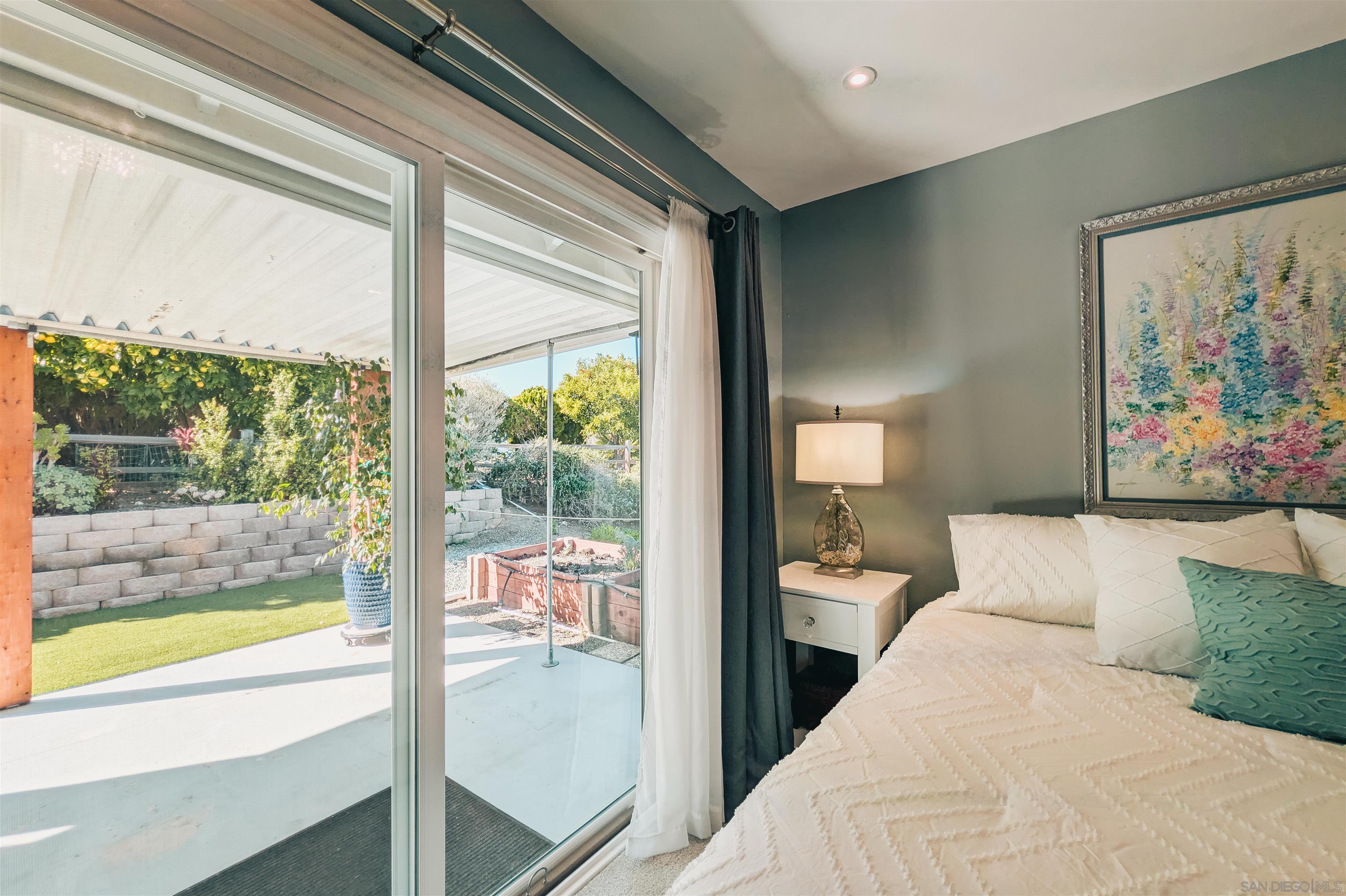 Detail Gallery Image 28 of 57 For 16482  Roca Dr, San Diego,  CA 92128 - 2 Beds | 2 Baths