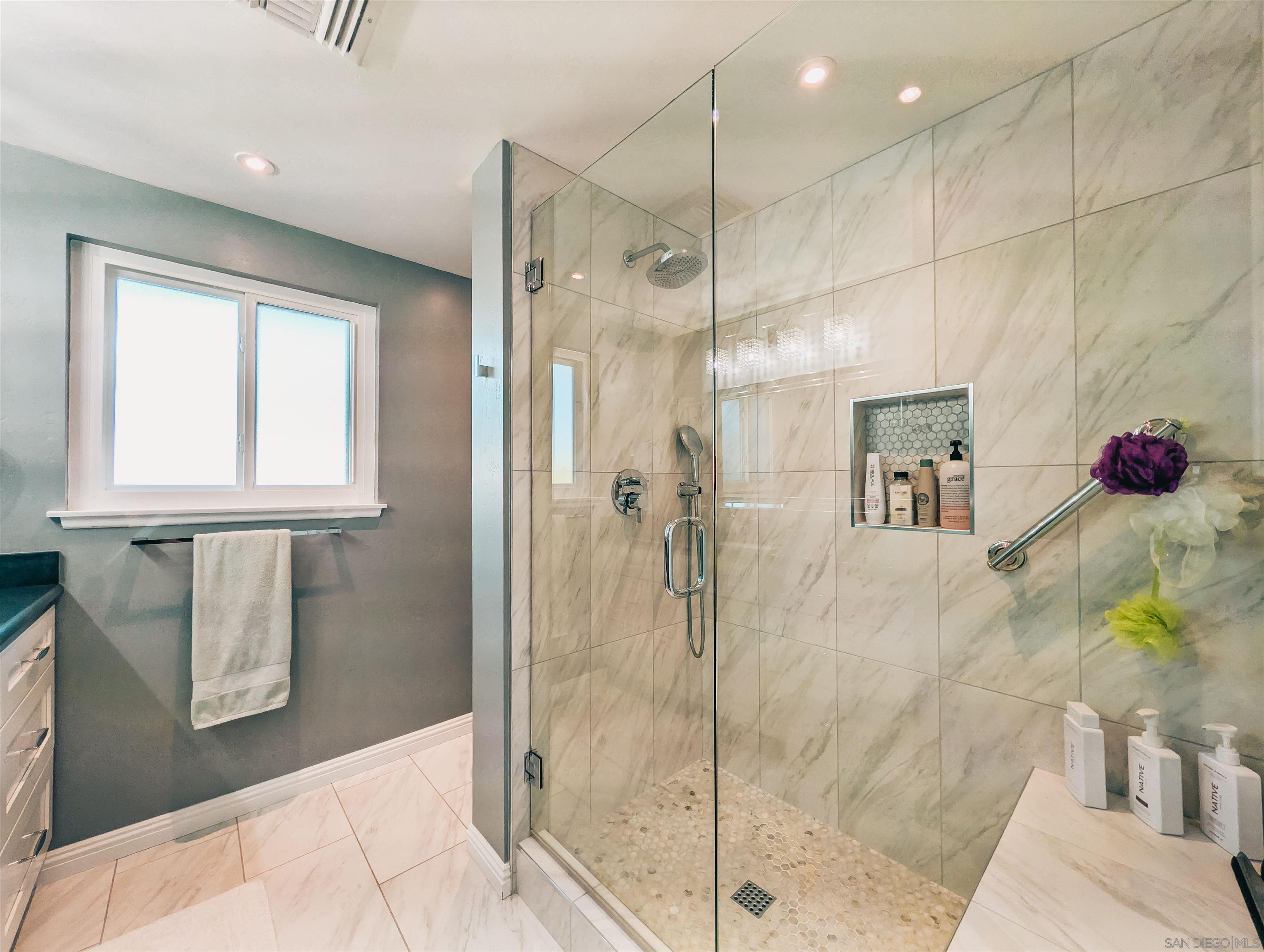 Detail Gallery Image 34 of 57 For 16482  Roca Dr, San Diego,  CA 92128 - 2 Beds | 2 Baths