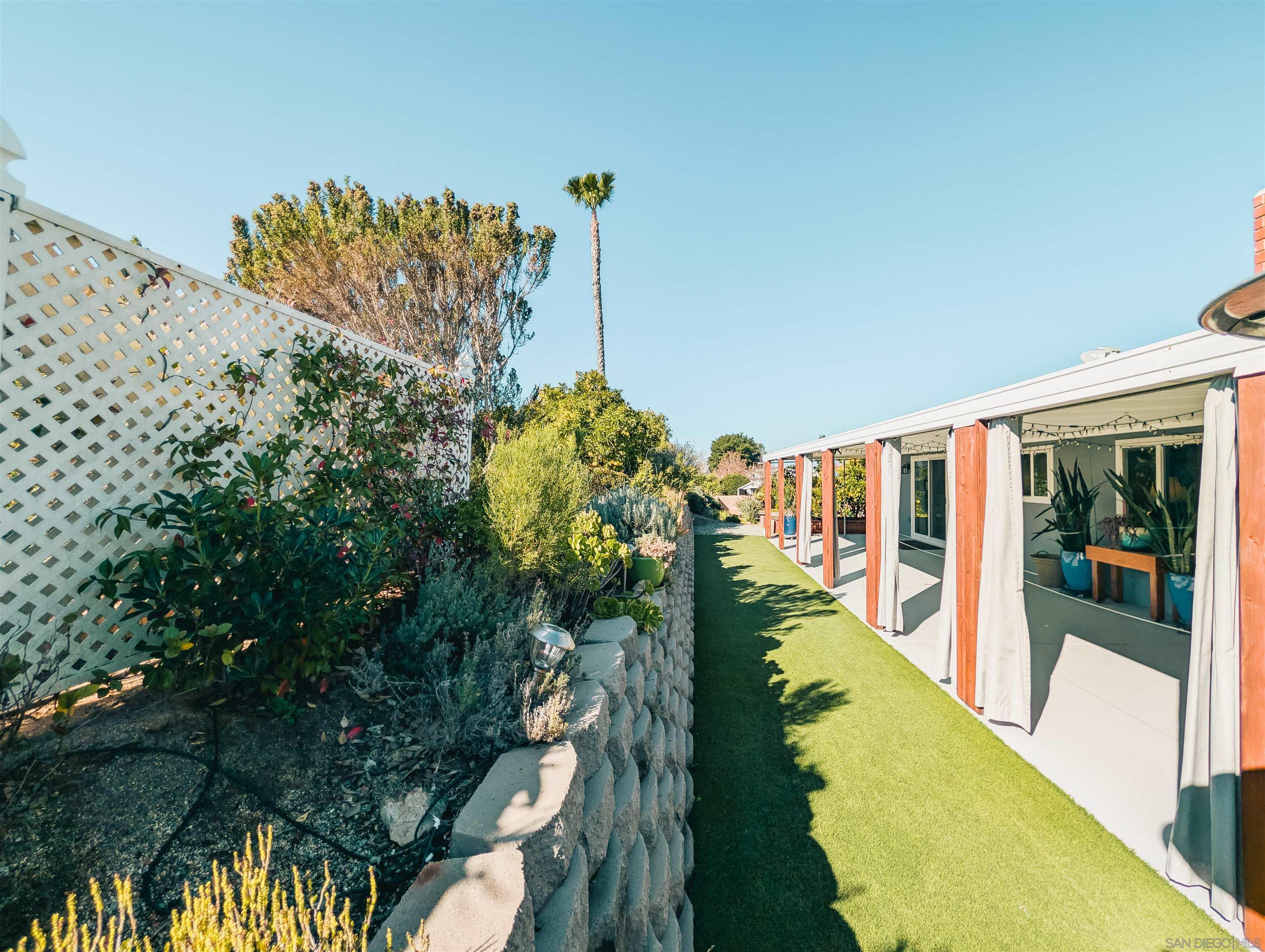 Detail Gallery Image 40 of 57 For 16482  Roca Dr, San Diego,  CA 92128 - 2 Beds | 2 Baths