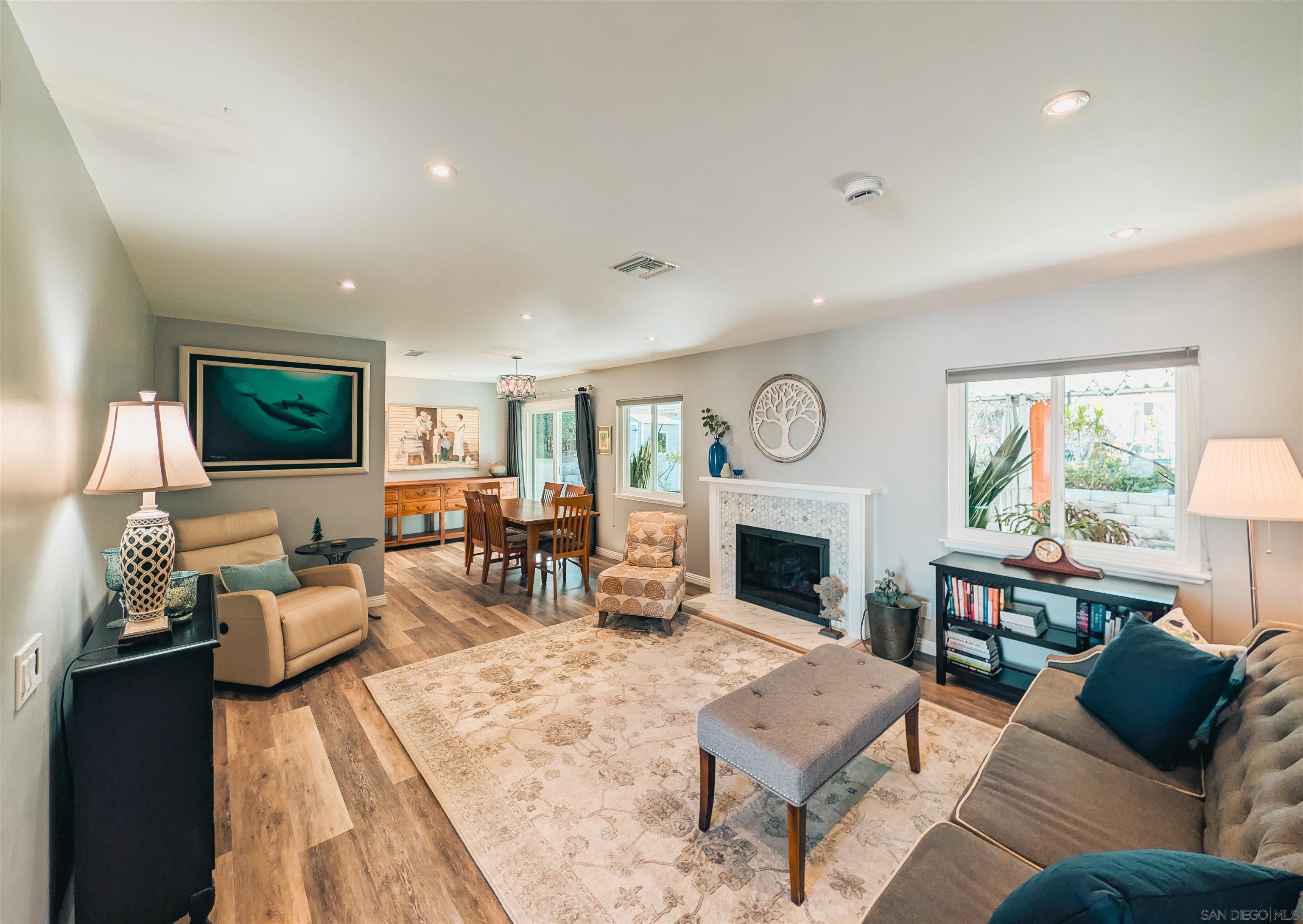 Detail Gallery Image 5 of 57 For 16482  Roca Dr, San Diego,  CA 92128 - 2 Beds | 2 Baths