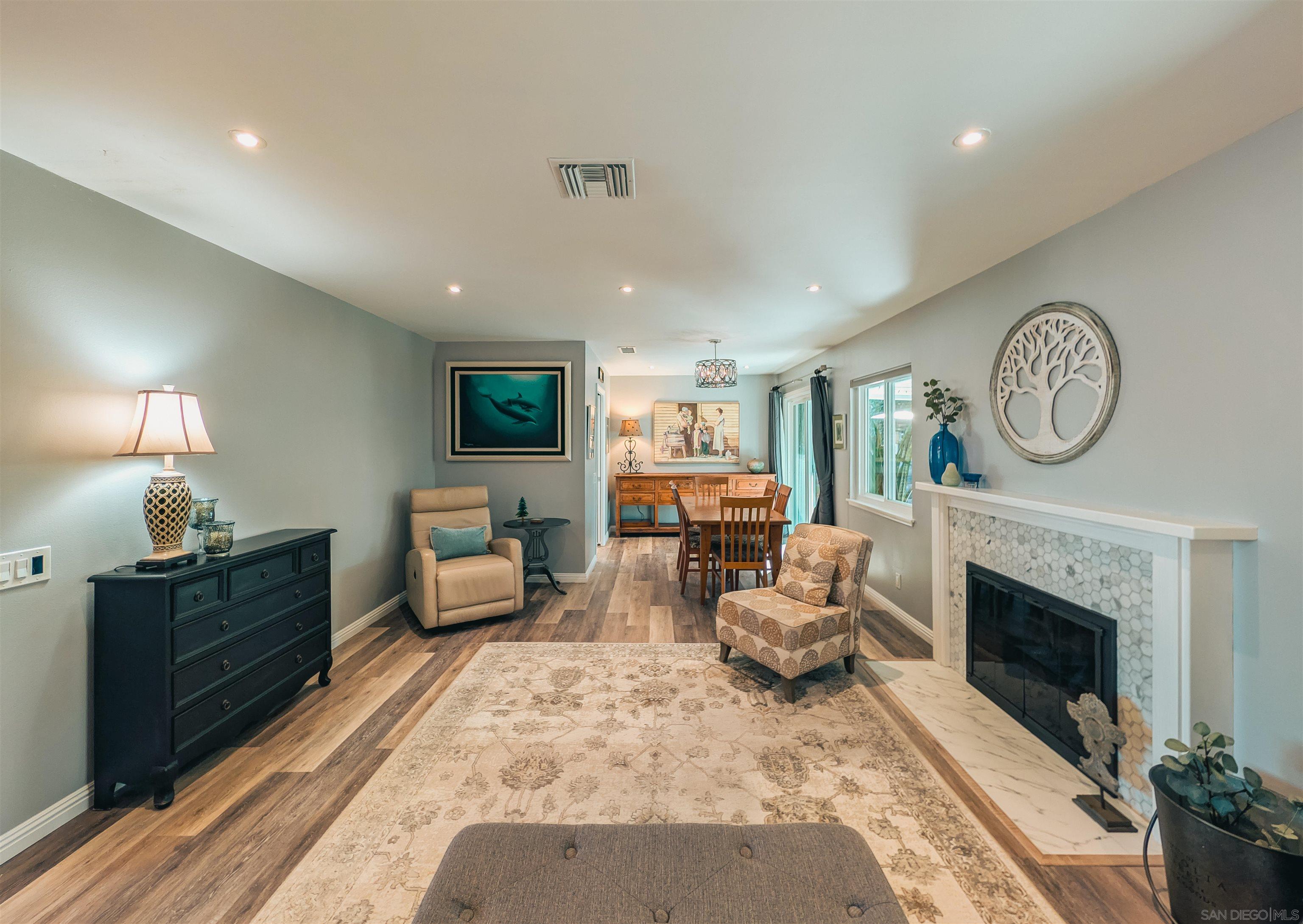 Detail Gallery Image 6 of 57 For 16482  Roca Dr, San Diego,  CA 92128 - 2 Beds | 2 Baths