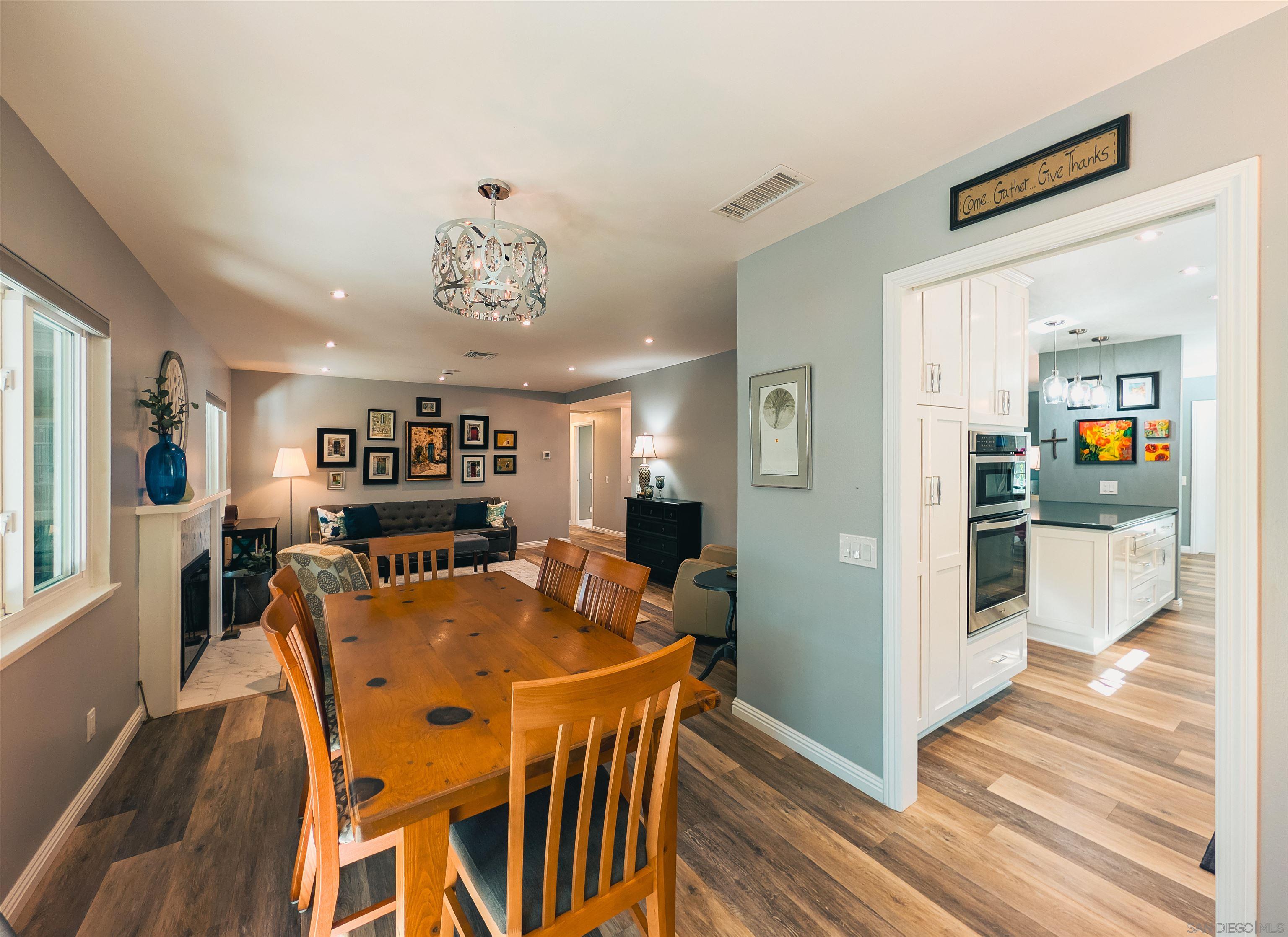 Detail Gallery Image 8 of 57 For 16482  Roca Dr, San Diego,  CA 92128 - 2 Beds | 2 Baths