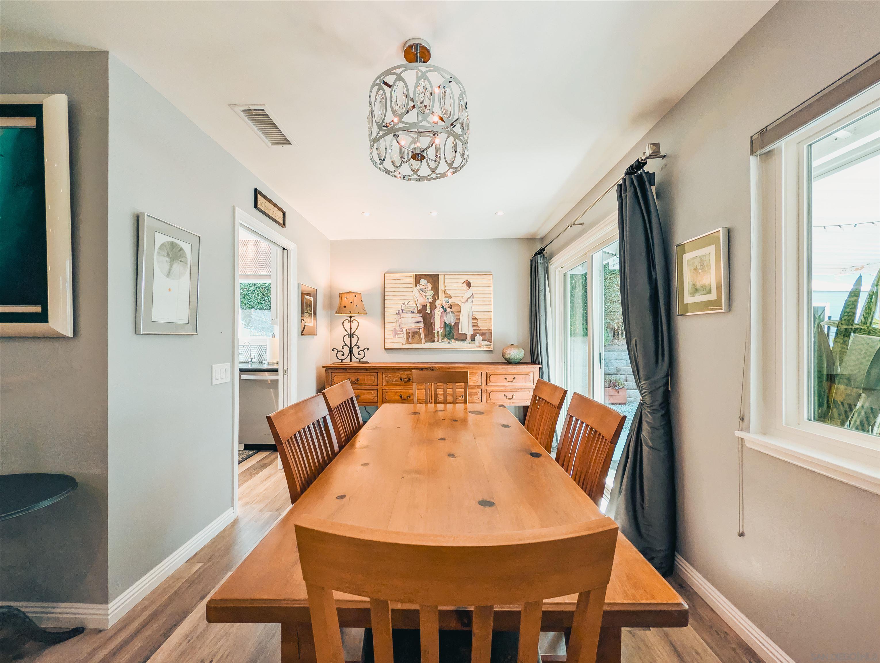 Detail Gallery Image 9 of 57 For 16482  Roca Dr, San Diego,  CA 92128 - 2 Beds | 2 Baths