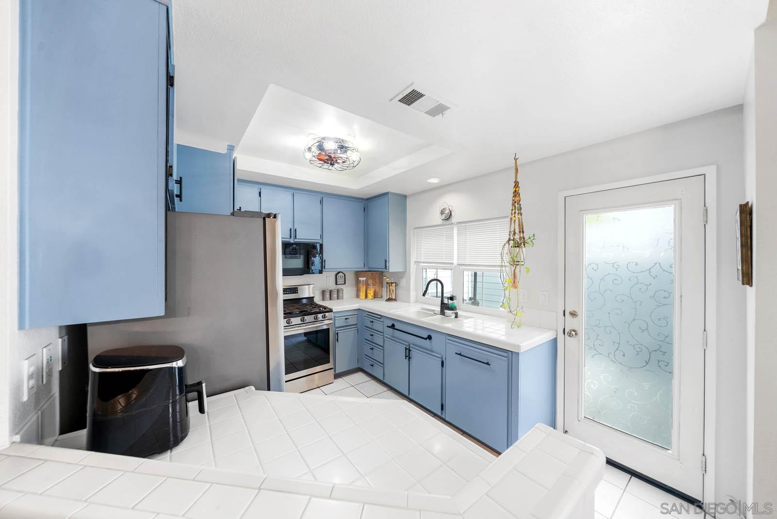 Detail Gallery Image 11 of 42 For 10010  Scripps Vista Way  #73,  San Diego,  CA 92131 - 2 Beds | 2/1 Baths