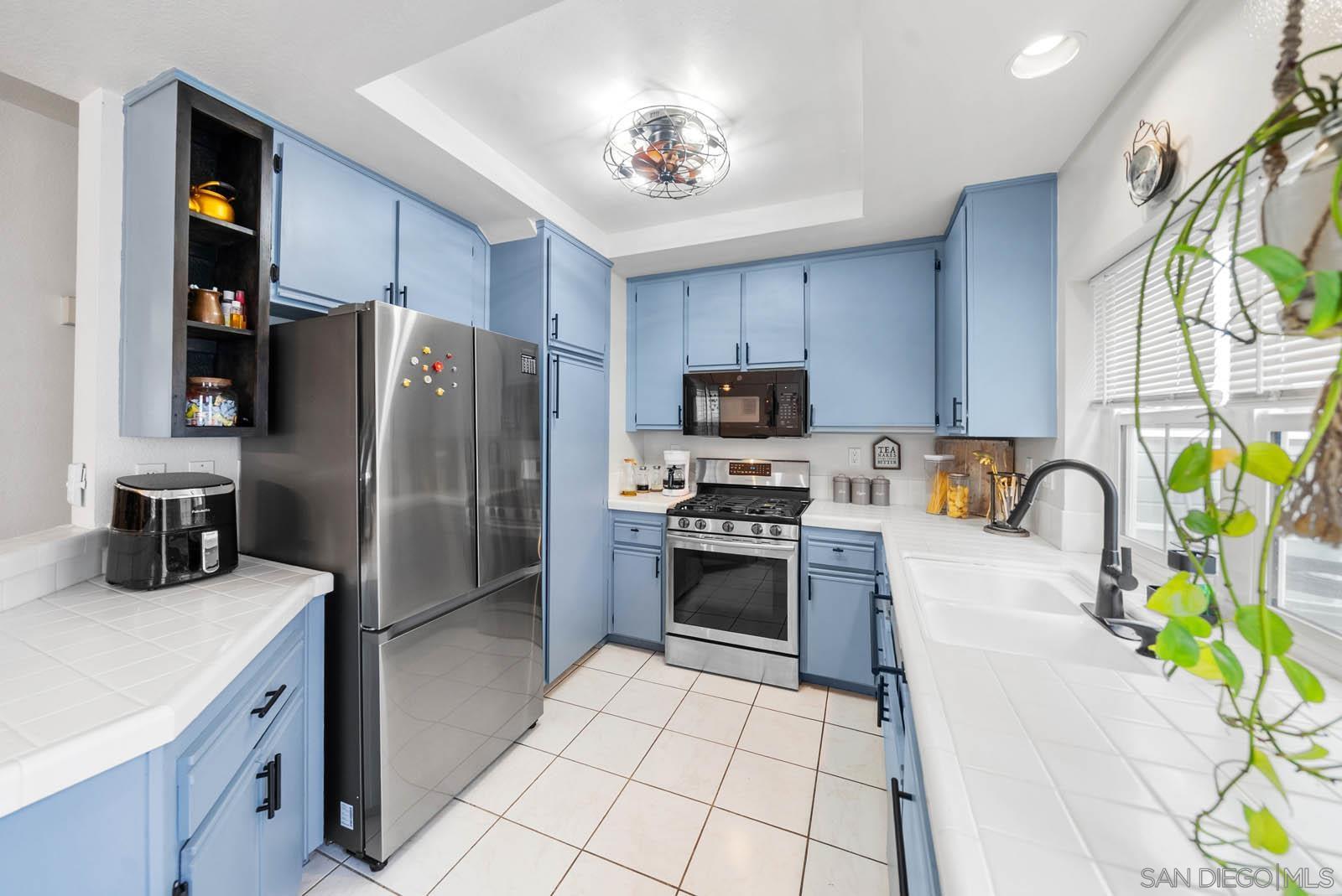 Detail Gallery Image 12 of 42 For 10010  Scripps Vista Way  #73,  San Diego,  CA 92131 - 2 Beds | 2/1 Baths