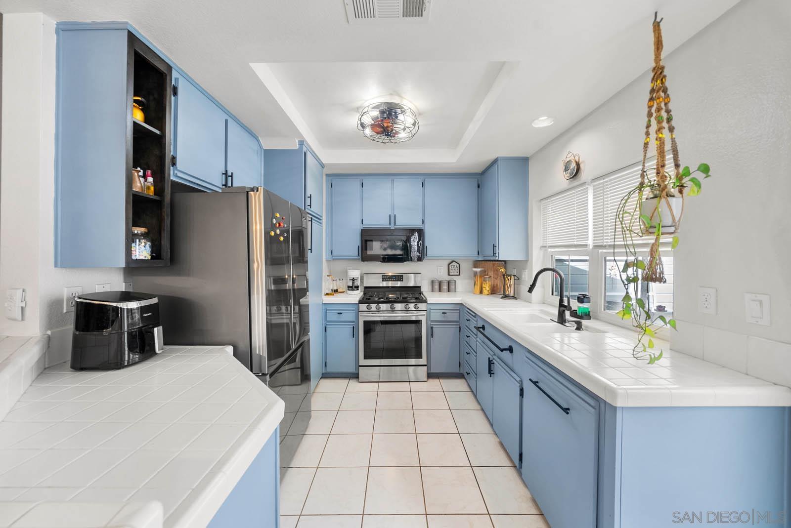 Detail Gallery Image 10 of 42 For 10010  Scripps Vista Way  #73,  San Diego,  CA 92131 - 2 Beds | 2/1 Baths