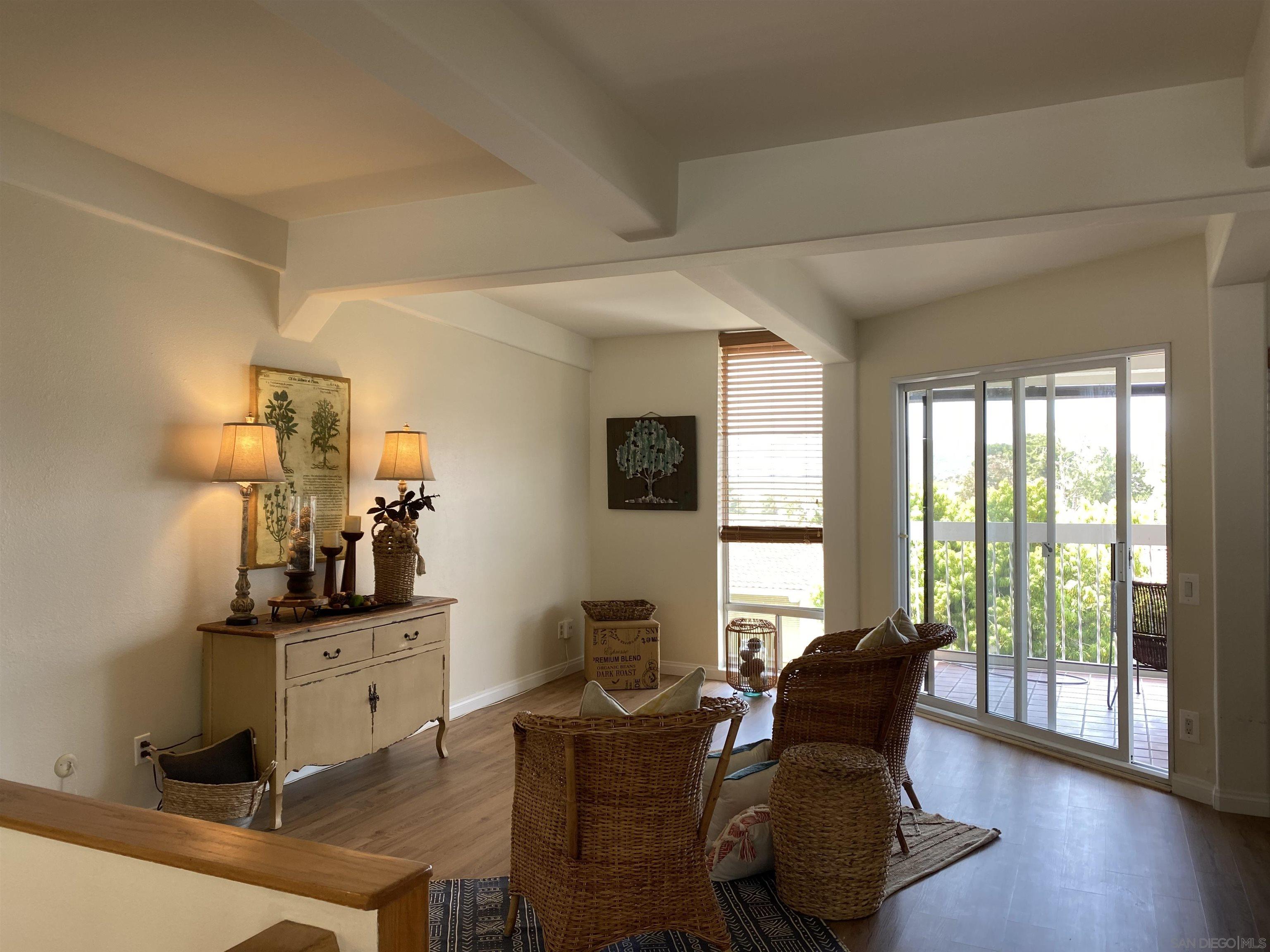 Detail Gallery Image 6 of 20 For Caringa Way, Carlsbad,  CA 92009 - 2 Beds | 2 Baths