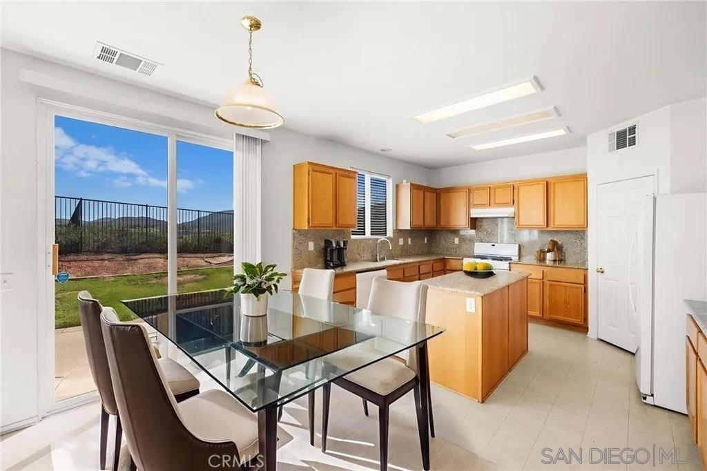 Detail Gallery Image 19 of 58 For 46197  via La Tranquila, Temecula,  CA 92592 - 4 Beds | 2/1 Baths