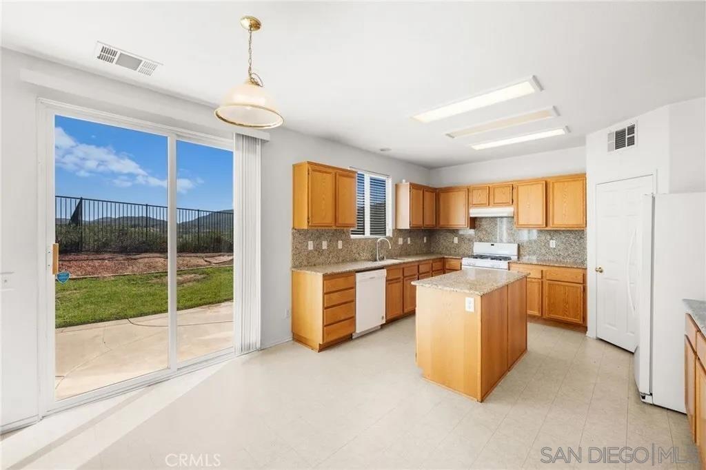 Detail Gallery Image 20 of 58 For 46197  via La Tranquila, Temecula,  CA 92592 - 4 Beds | 2/1 Baths