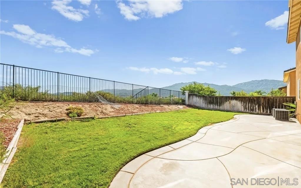 Detail Gallery Image 9 of 20 For 46197  via La Tranquila, Temecula,  CA 92592 - 4 Beds | 2/1 Baths