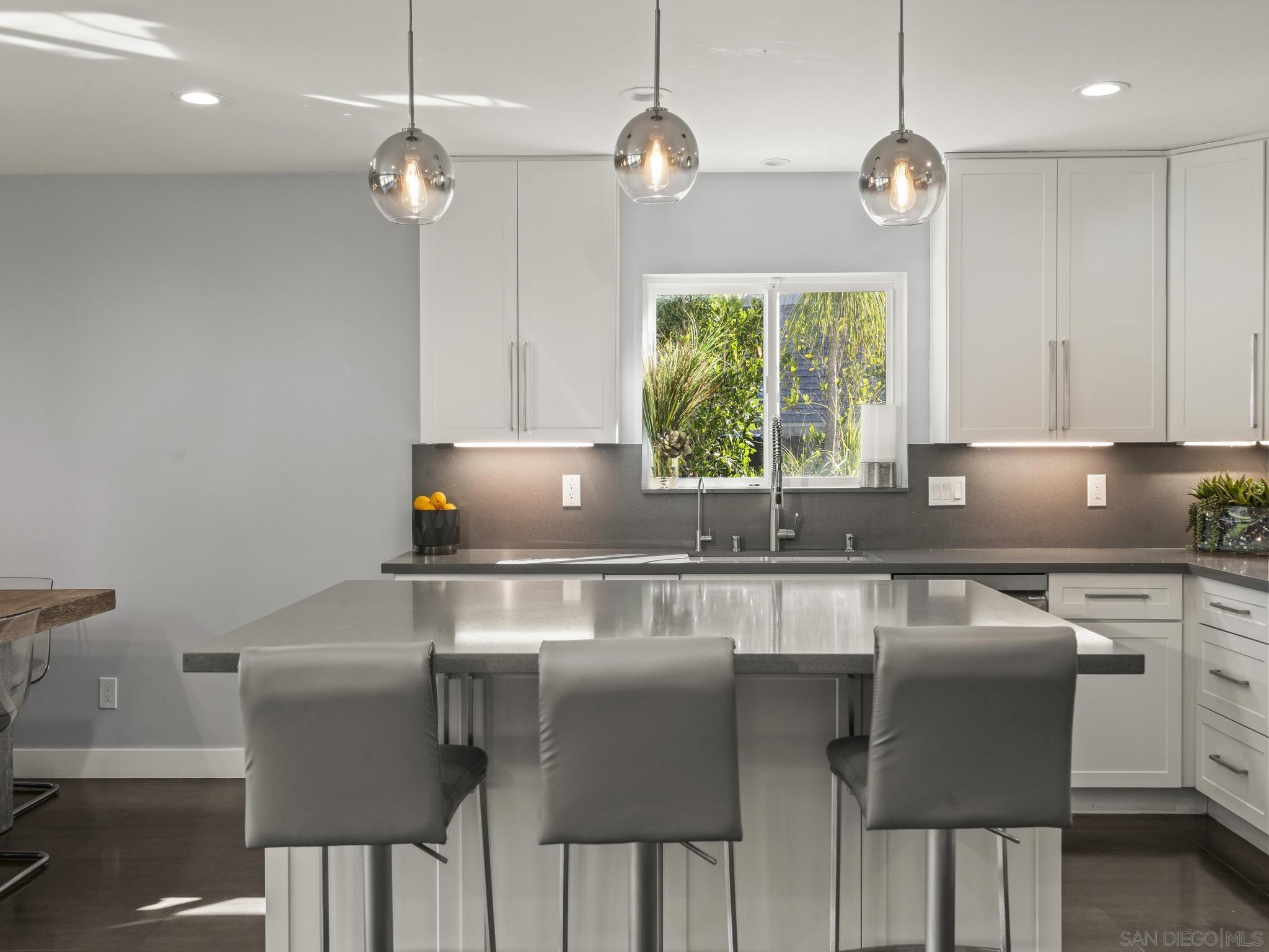 Detail Gallery Image 11 of 57 For 12815  Iola Way, Poway,  CA 92064 - 5 Beds | 3/1 Baths