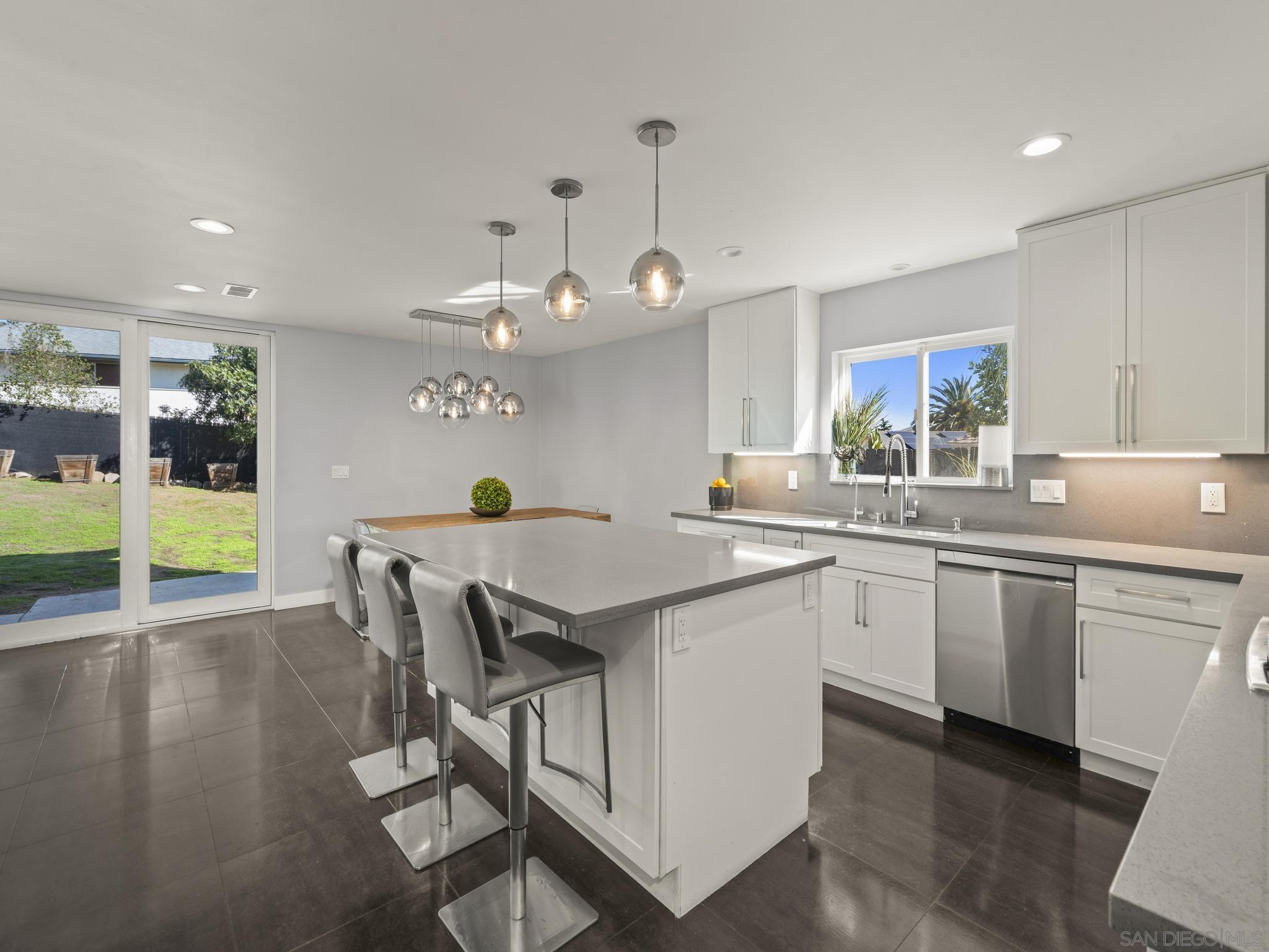 Detail Gallery Image 12 of 57 For 12815  Iola Way, Poway,  CA 92064 - 5 Beds | 3/1 Baths