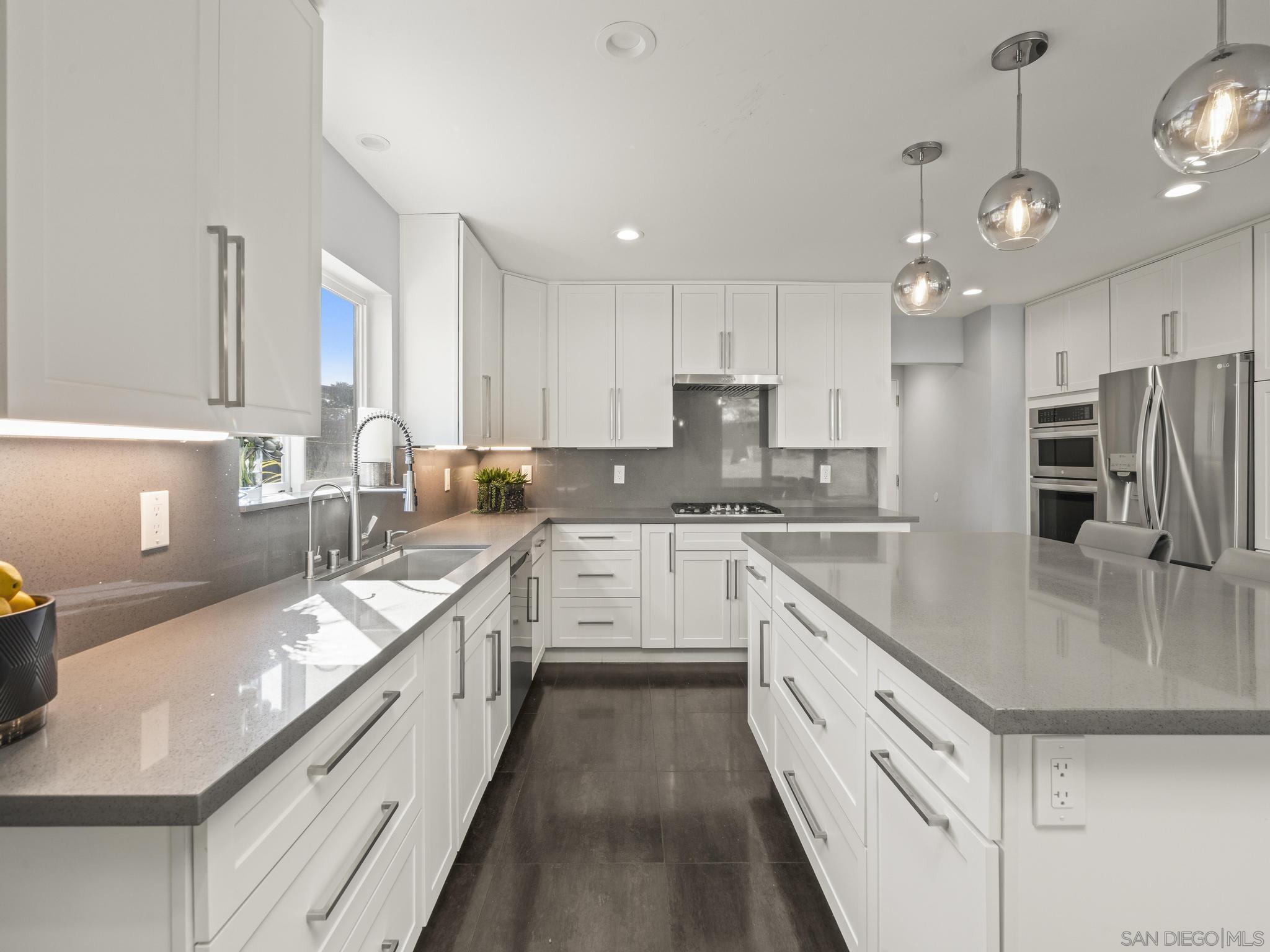 Detail Gallery Image 13 of 57 For 12815  Iola Way, Poway,  CA 92064 - 5 Beds | 3/1 Baths