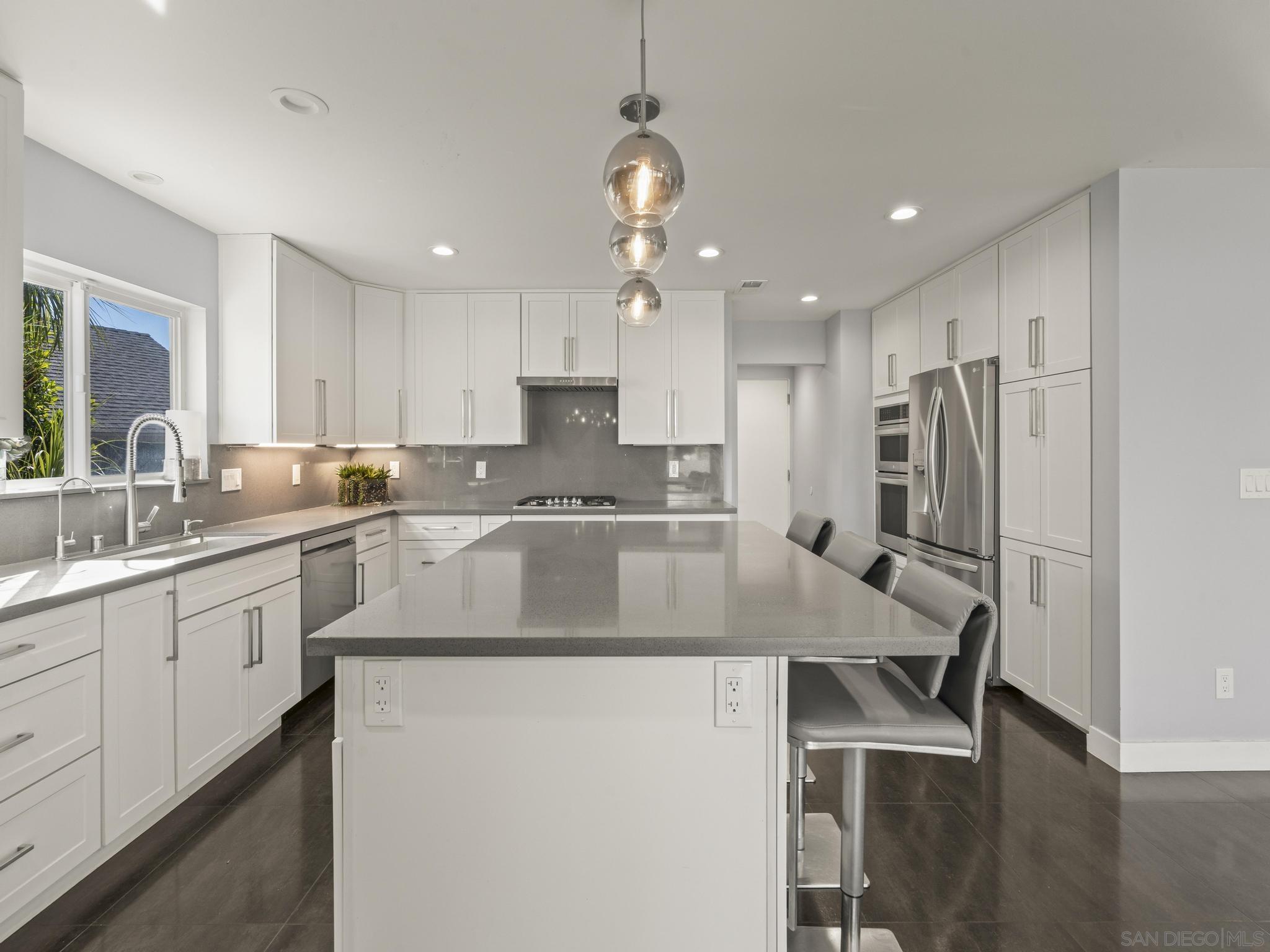 Detail Gallery Image 10 of 57 For 12815  Iola Way, Poway,  CA 92064 - 5 Beds | 3/1 Baths