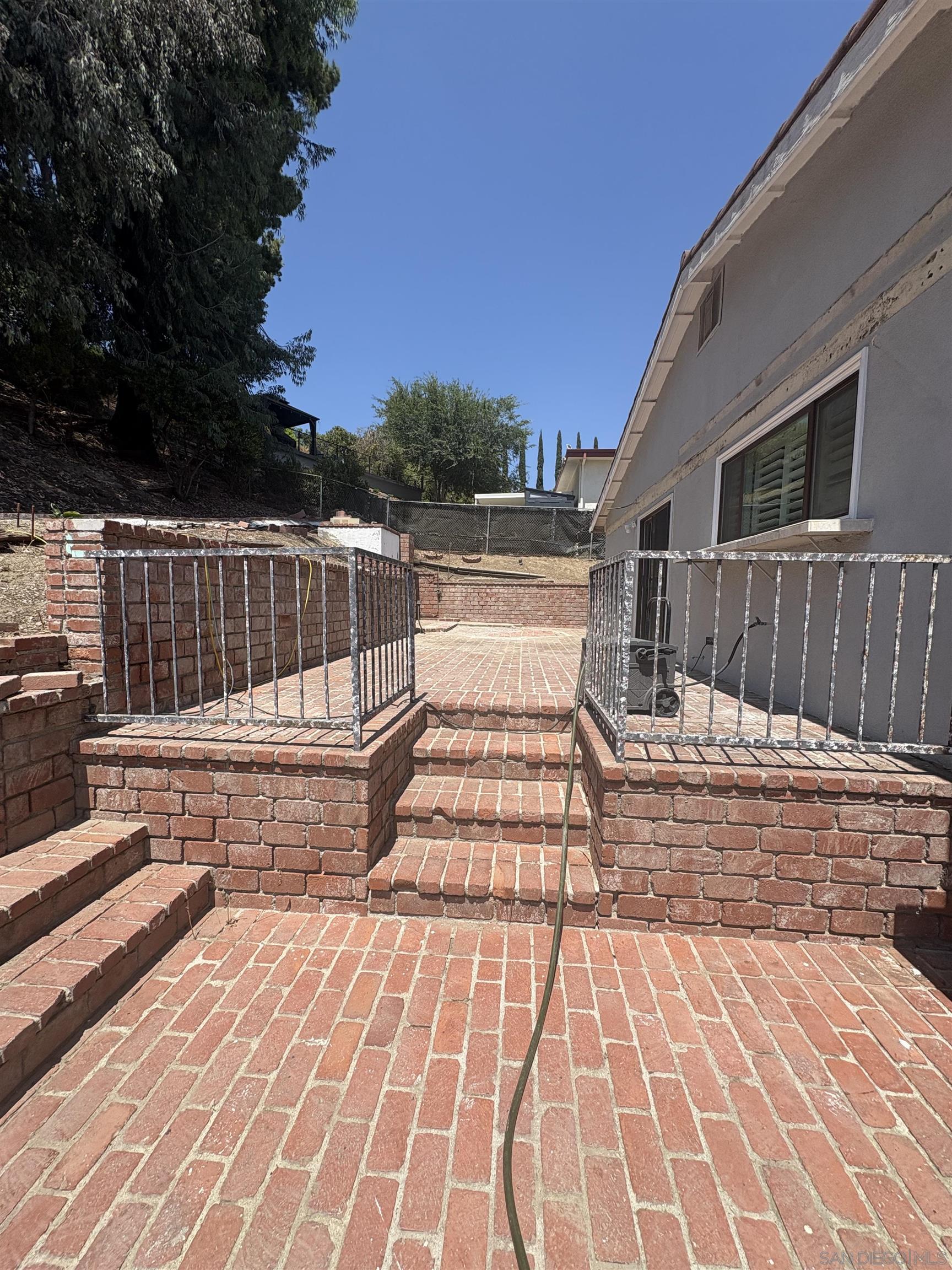 Detail Gallery Image 16 of 22 For 12571  Henzie Place, Granada Hills,  CA 91344 - 4 Beds | 2 Baths