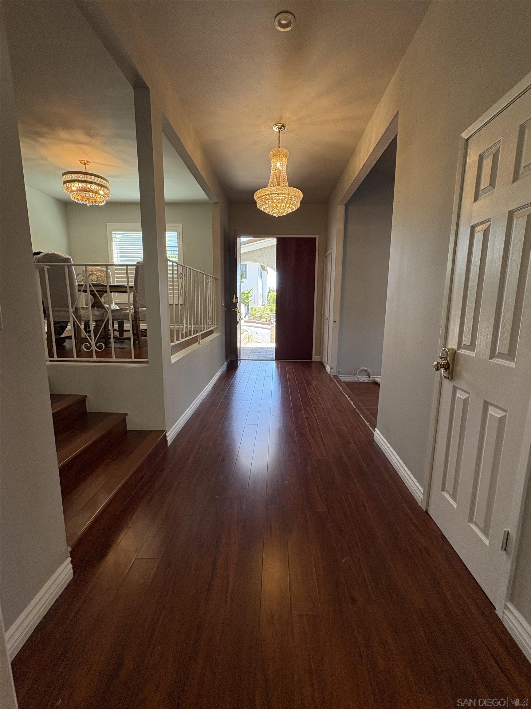 Detail Gallery Image 3 of 22 For 12571  Henzie Place, Granada Hills,  CA 91344 - 4 Beds | 2 Baths