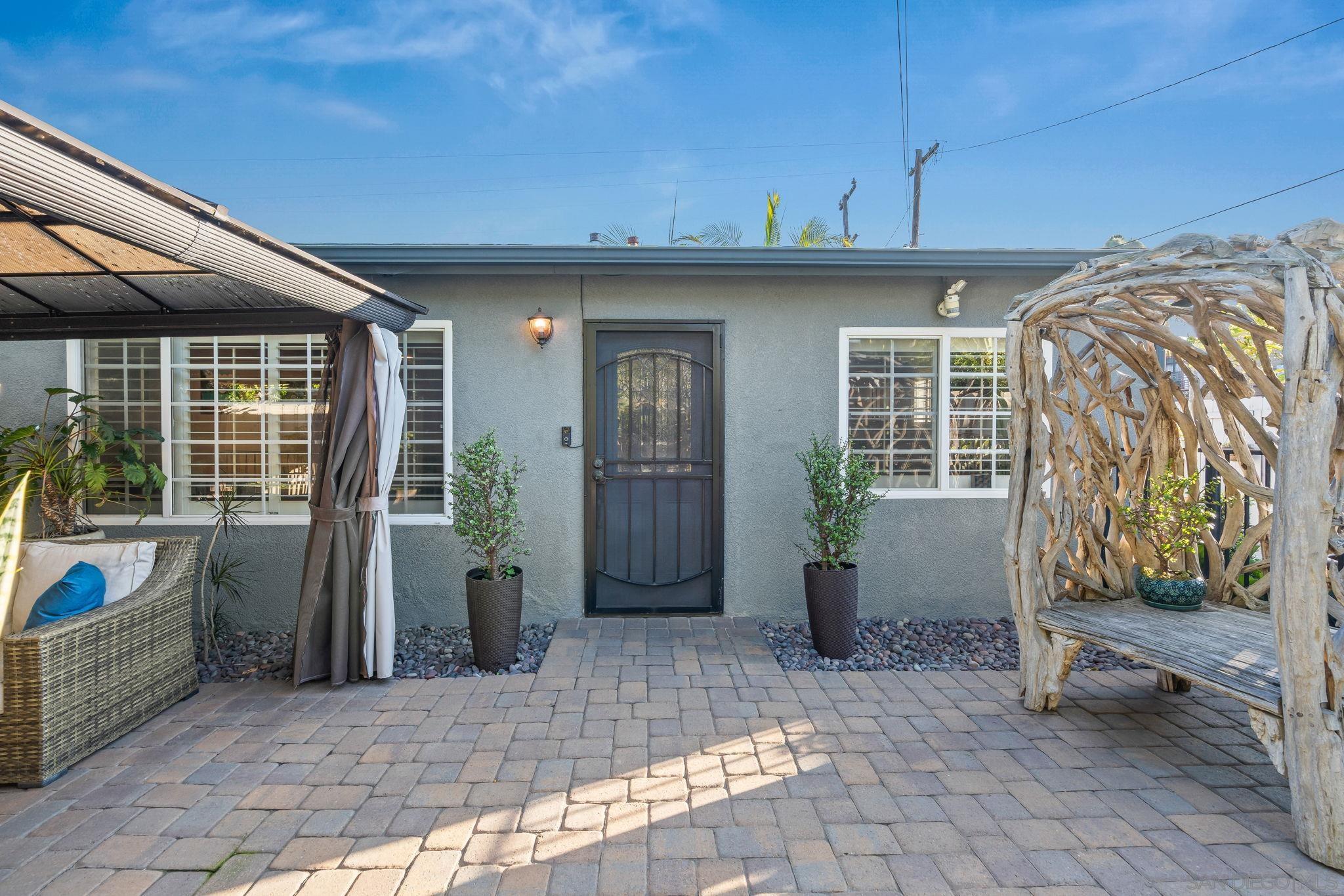 Detail Gallery Image 2 of 39 For 1733  Hornblend St, San Diego,  CA 92109 - 2 Beds | 1 Baths