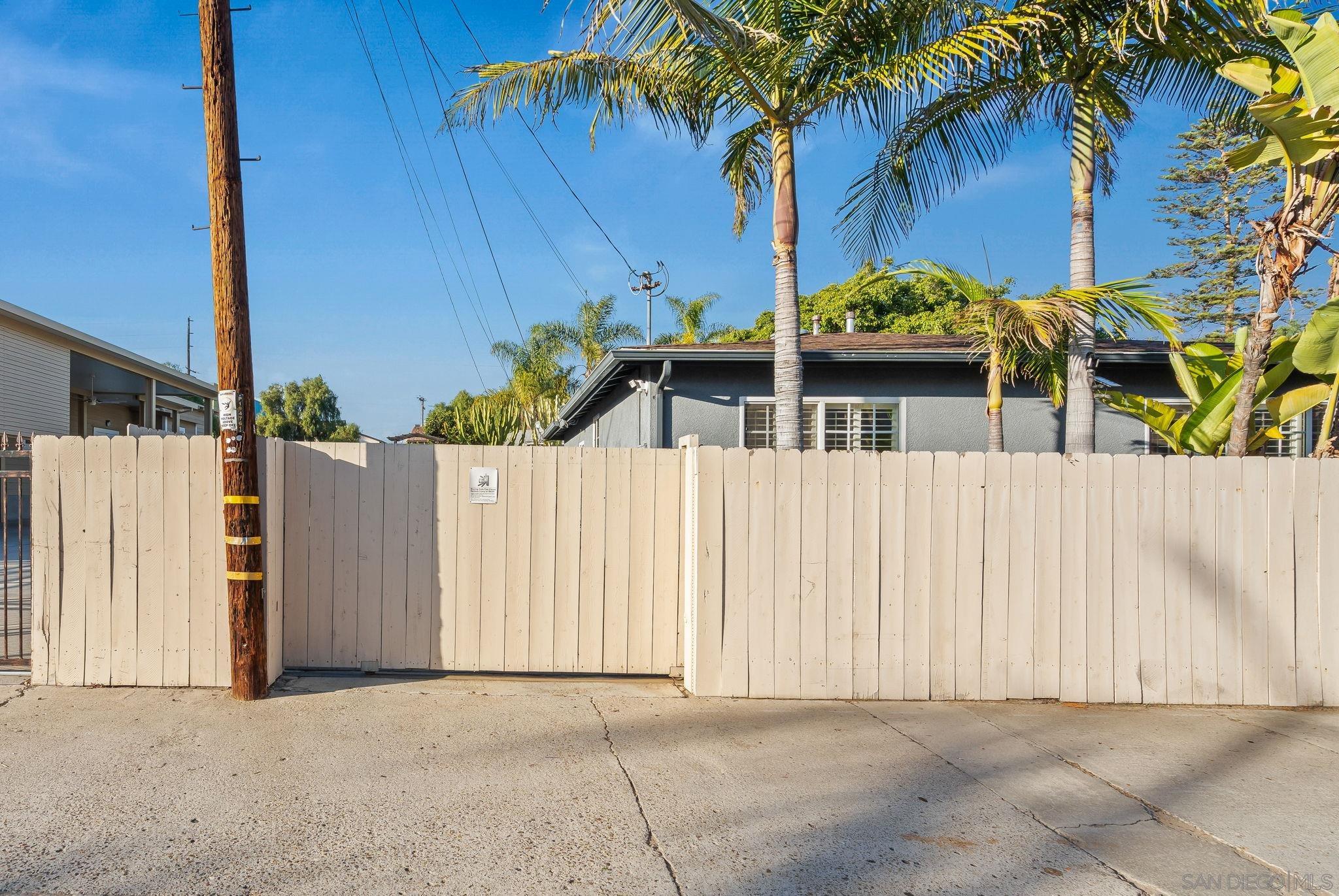 Detail Gallery Image 37 of 39 For 1733  Hornblend St, San Diego,  CA 92109 - 2 Beds | 1 Baths