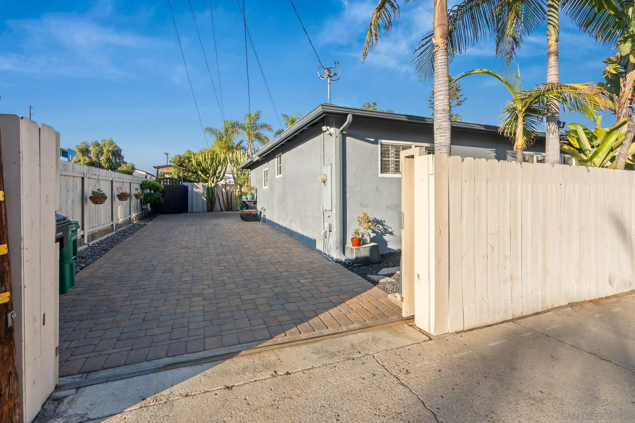 Detail Gallery Image 38 of 39 For 1733  Hornblend St, San Diego,  CA 92109 - 2 Beds | 1 Baths