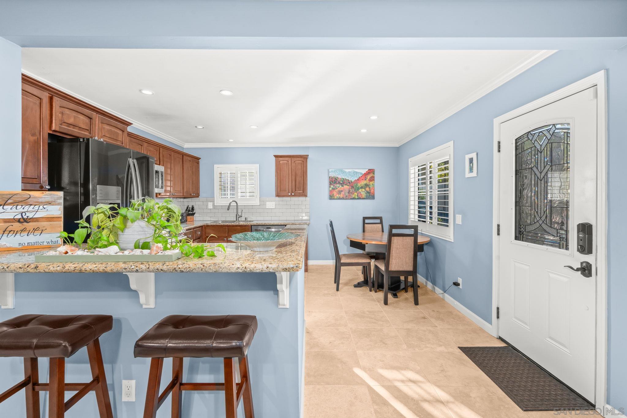 Detail Gallery Image 8 of 39 For 1733  Hornblend St, San Diego,  CA 92109 - 2 Beds | 1 Baths