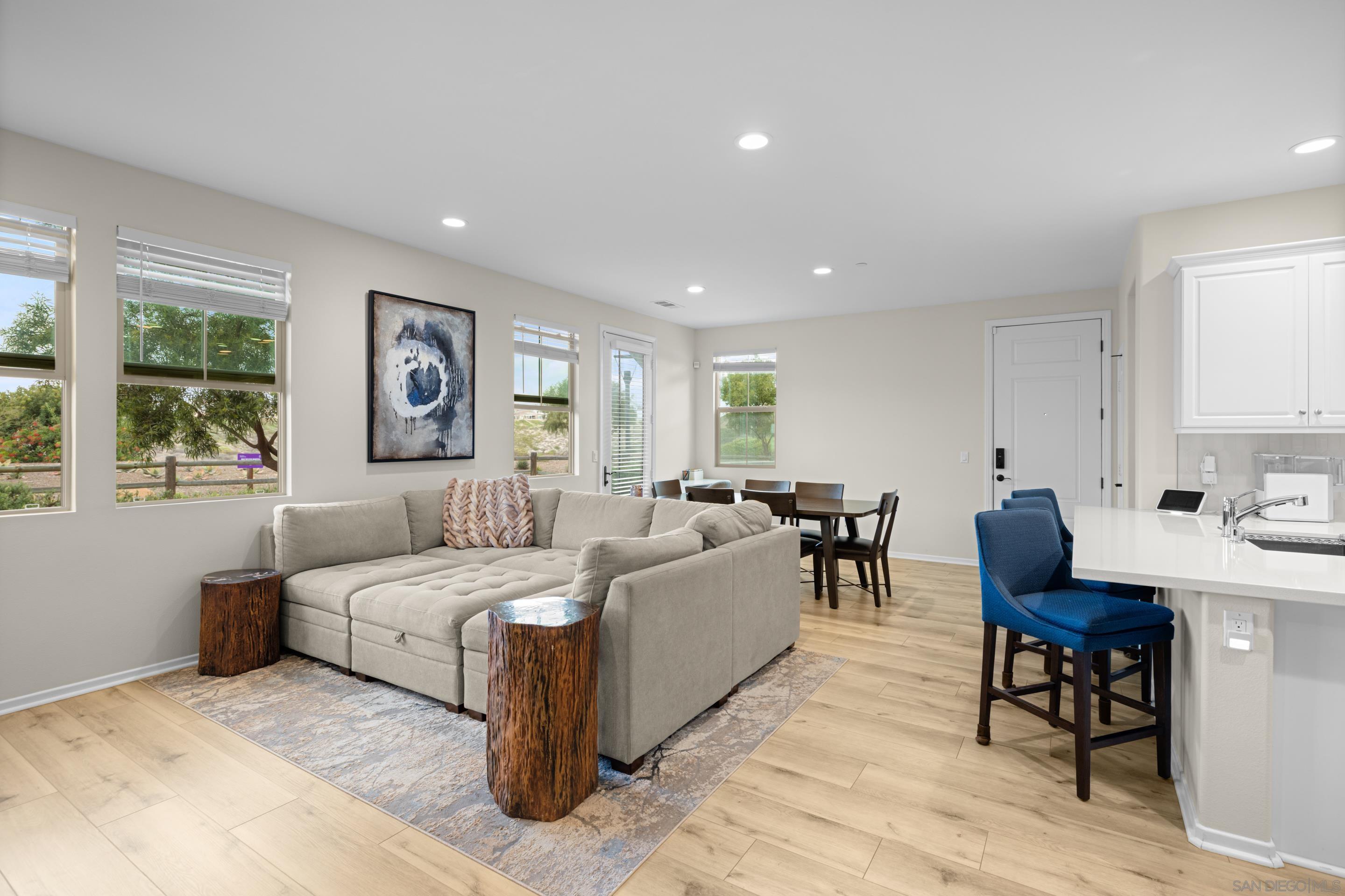 Detail Gallery Image 11 of 27 For 1257  Calle Datura  #157,  Chula Vista,  CA 91913 - 3 Beds | 2/1 Baths