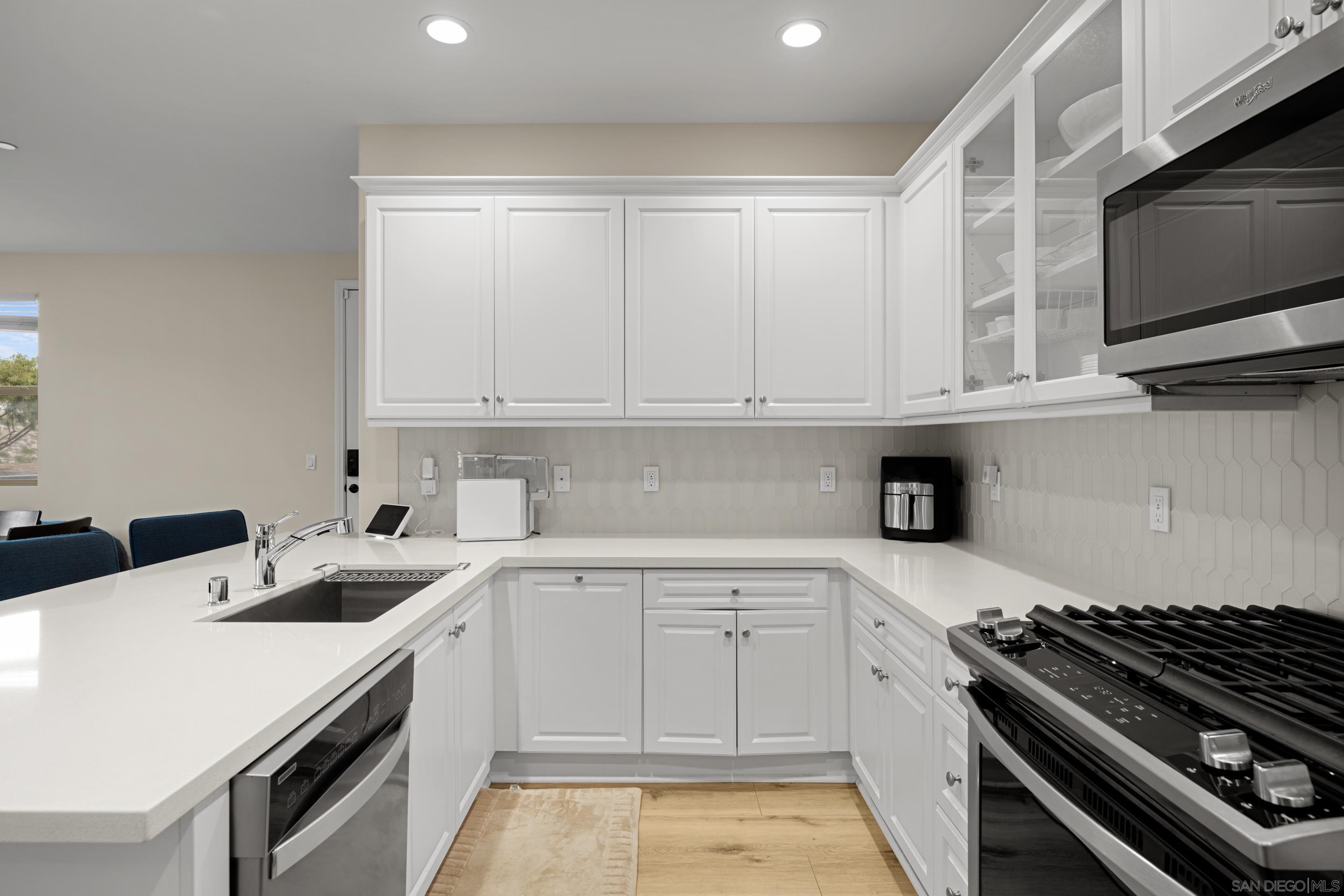 Detail Gallery Image 3 of 27 For 1257  Calle Datura  #157,  Chula Vista,  CA 91913 - 3 Beds | 2/1 Baths