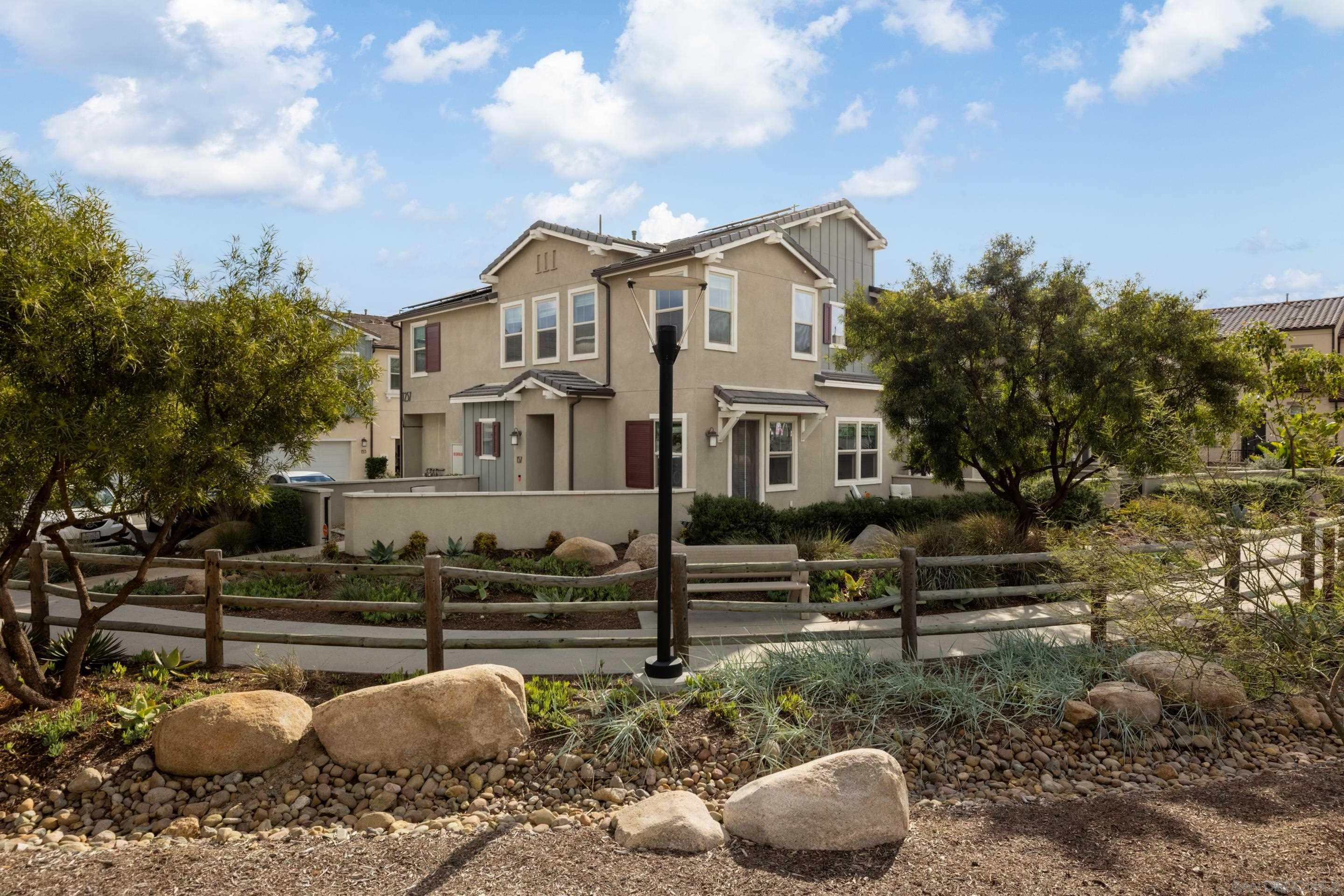 Detail Gallery Image 6 of 27 For 1257  Calle Datura  #157,  Chula Vista,  CA 91913 - 3 Beds | 2/1 Baths