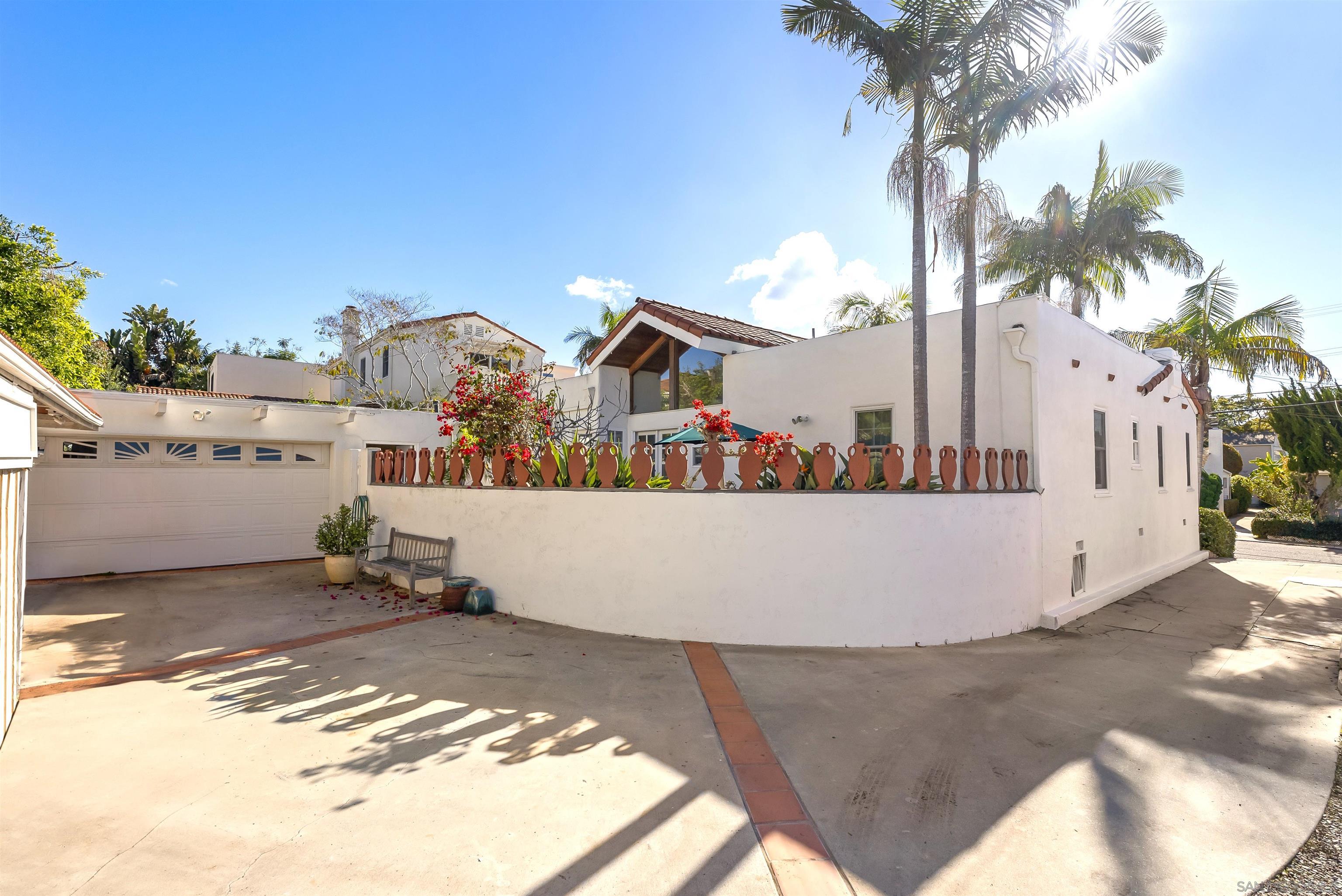 Detail Gallery Image 16 of 18 For 552  Fern Glen, La Jolla,  CA 92037 - 4 Beds | 2 Baths