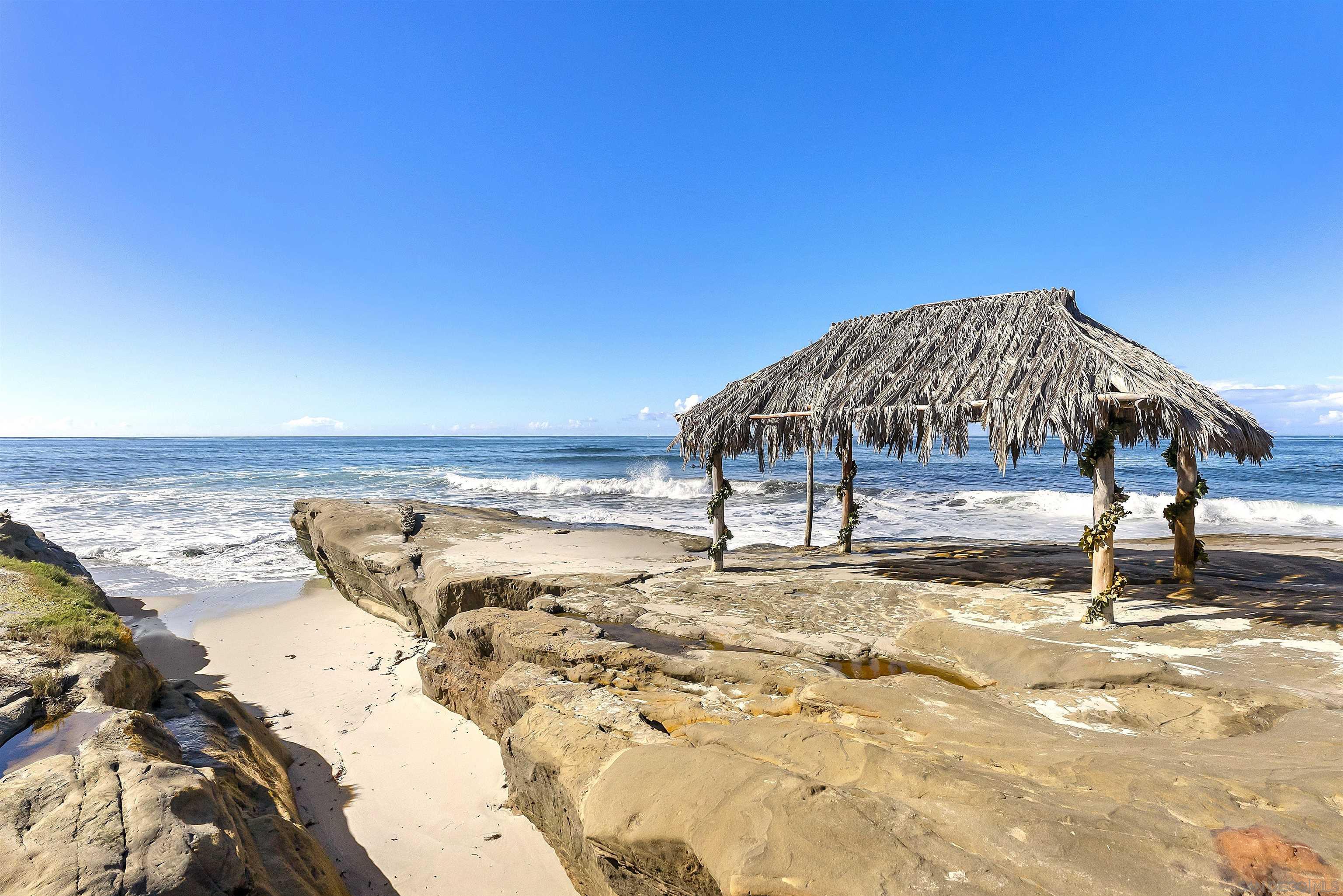 Detail Gallery Image 18 of 18 For 552  Fern Glen, La Jolla,  CA 92037 - 4 Beds | 2 Baths