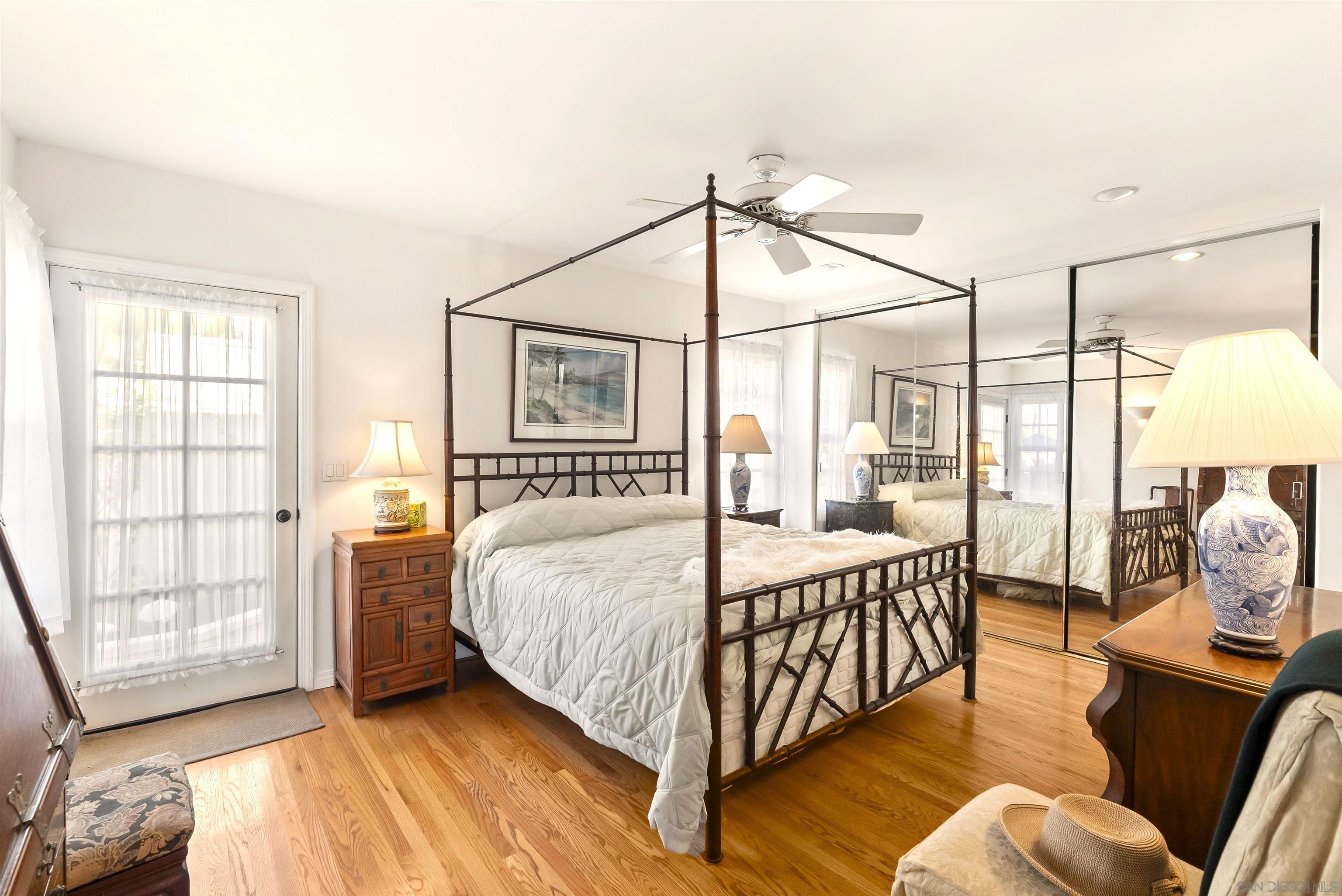 Detail Gallery Image 9 of 18 For 552  Fern Glen, La Jolla,  CA 92037 - 4 Beds | 2 Baths