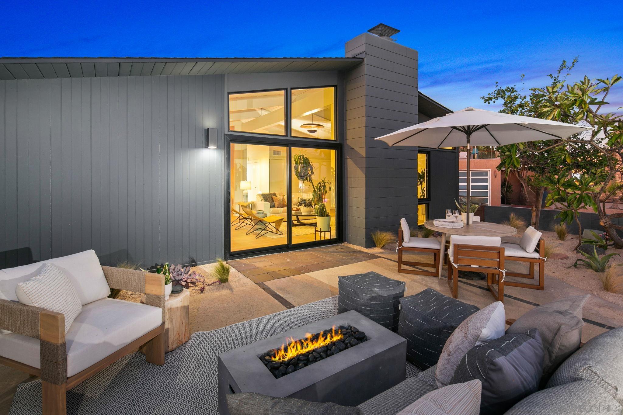 Detail Gallery Image 9 of 49 For 2526  Aster St, San Diego,  CA 92109 - 4 Beds | 2 Baths