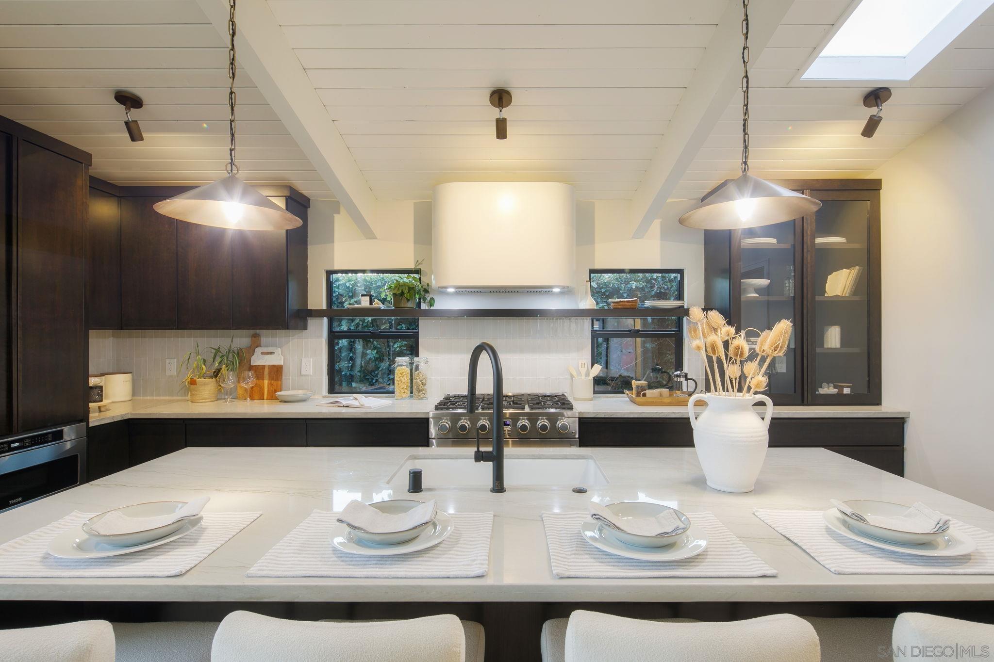 Detail Gallery Image 14 of 49 For 2526  Aster St, San Diego,  CA 92109 - 4 Beds | 2 Baths