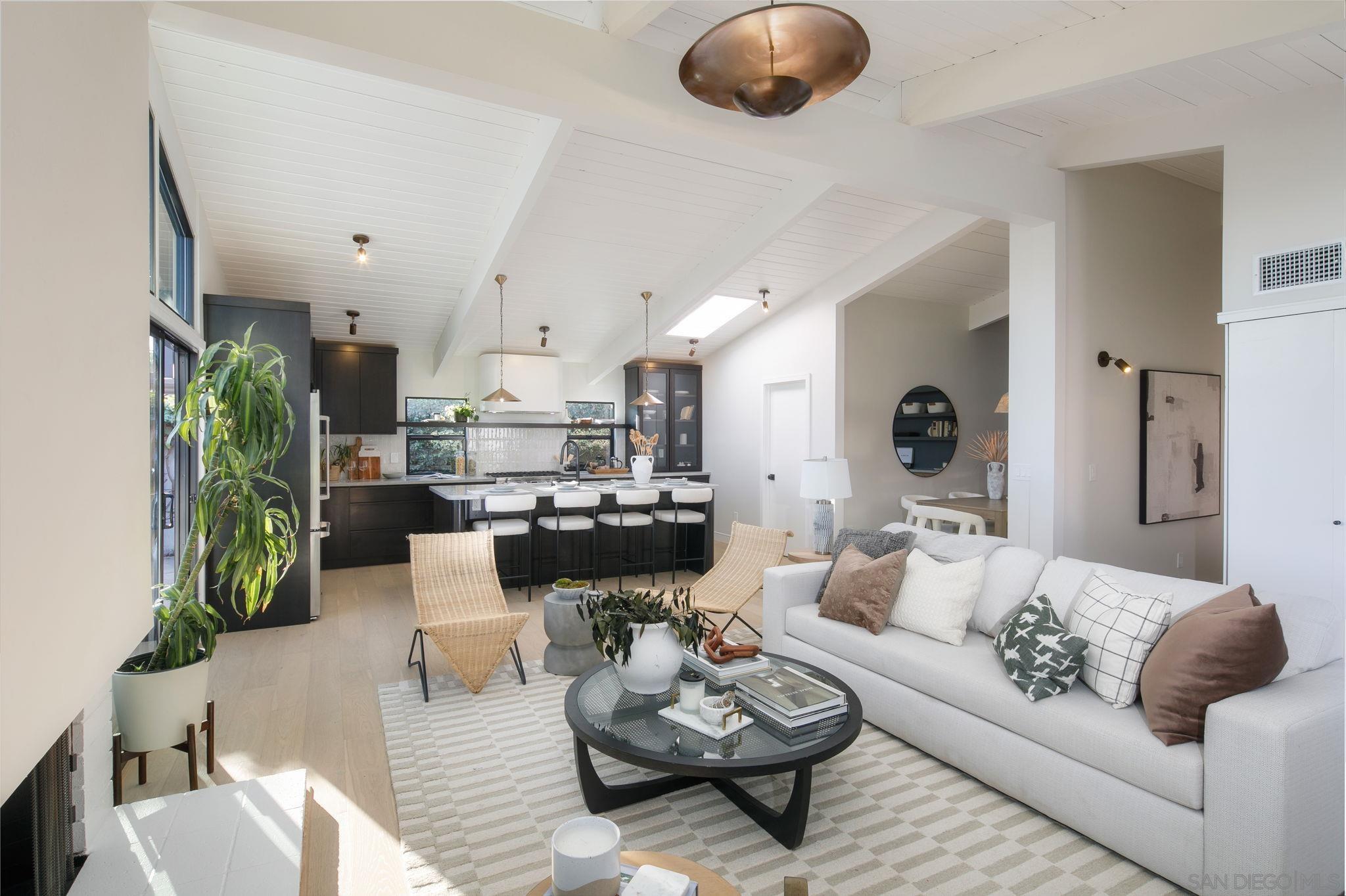 Detail Gallery Image 5 of 49 For 2526  Aster St, San Diego,  CA 92109 - 4 Beds | 2 Baths