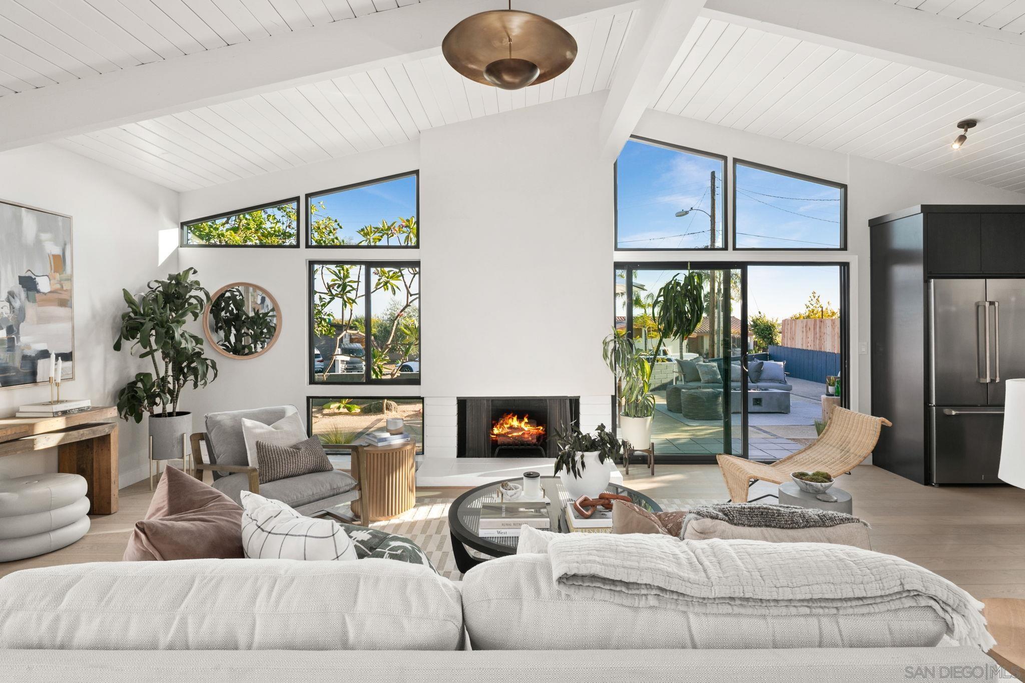 Detail Gallery Image 8 of 49 For 2526  Aster St, San Diego,  CA 92109 - 4 Beds | 2 Baths