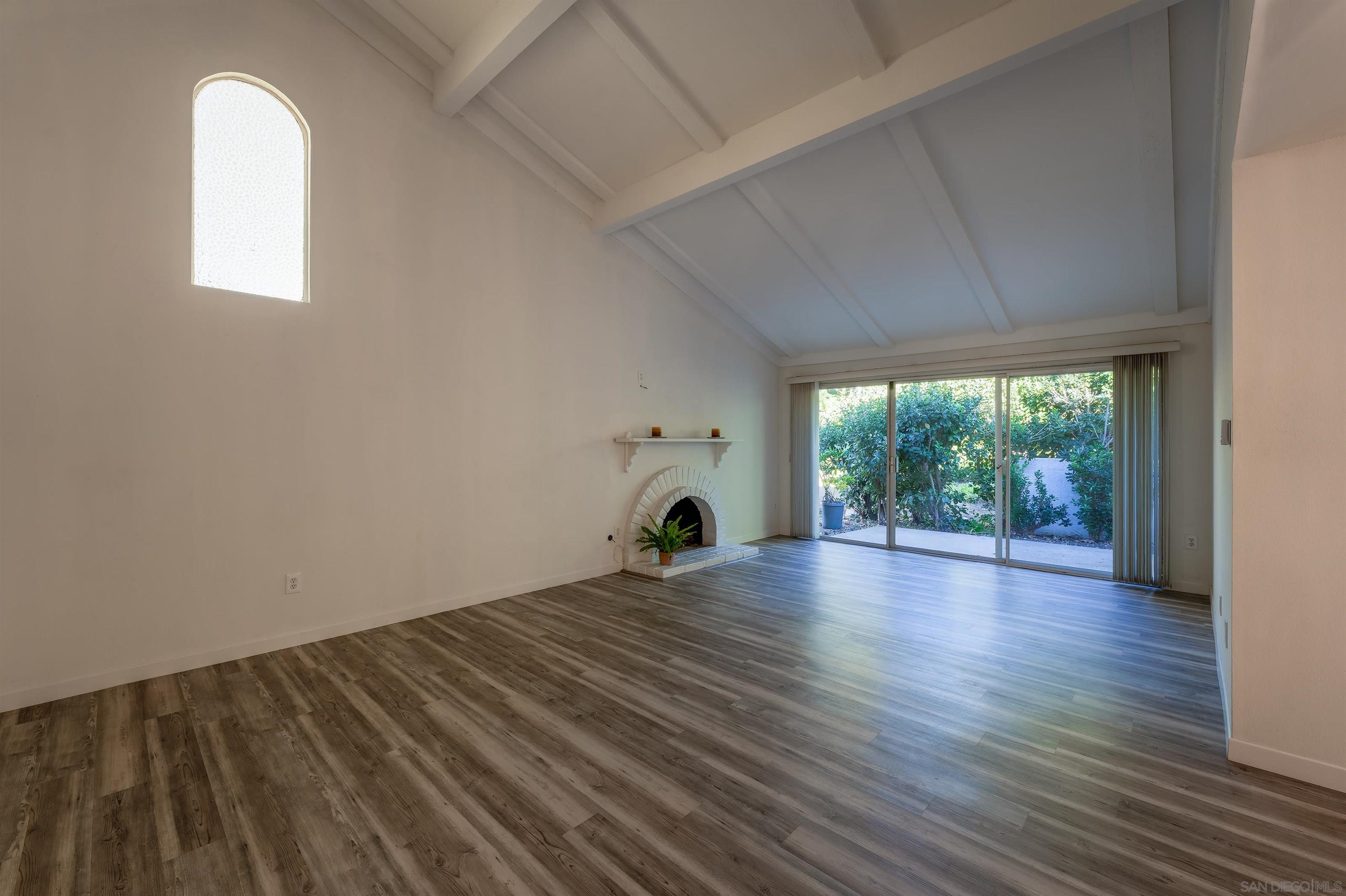 Detail Gallery Image 2 of 29 For 12780  Avenida La Valencia  #163,  San Diego,  CA 92128 - 2 Beds | 2 Baths