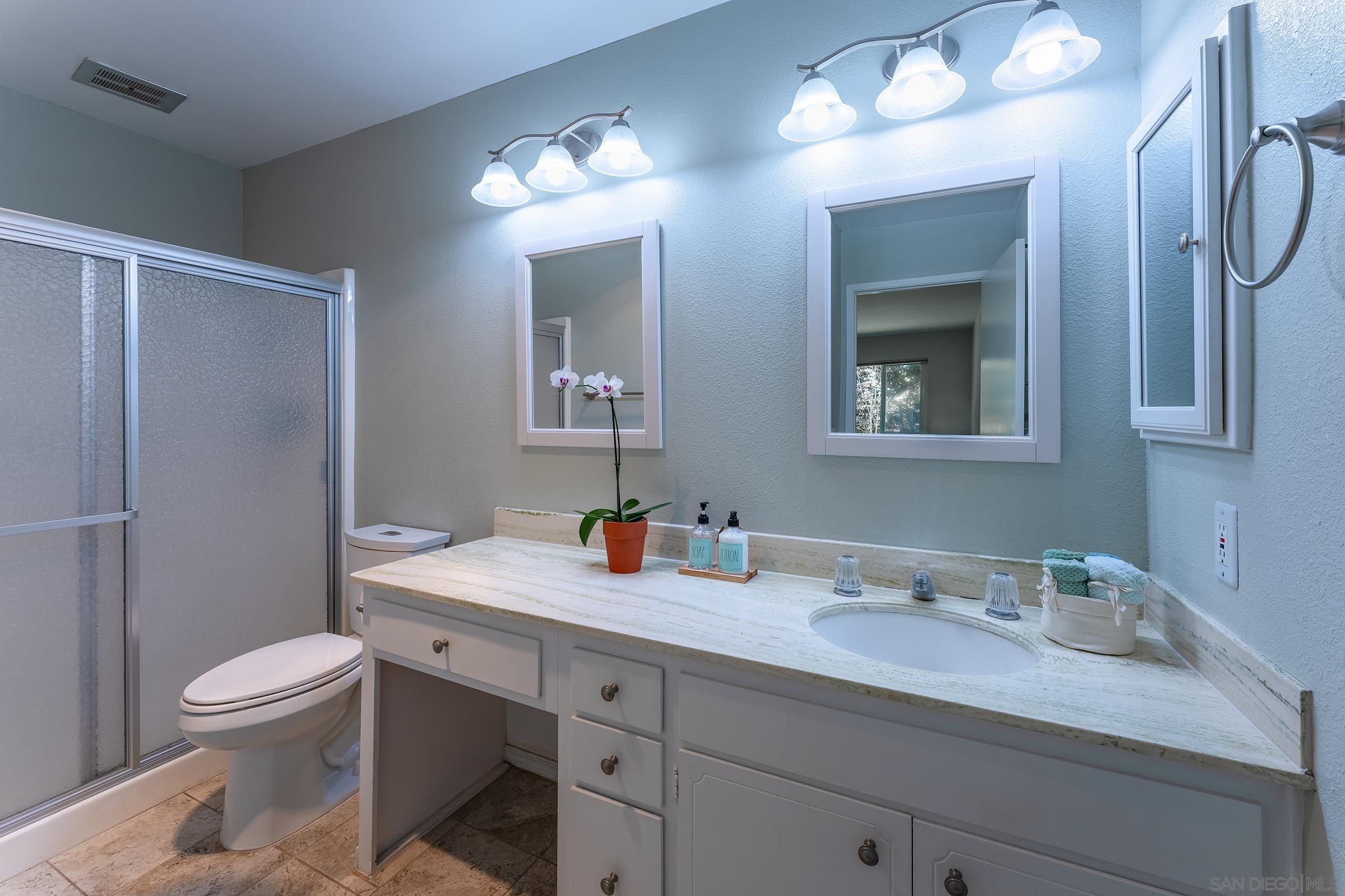 Detail Gallery Image 4 of 23 For 12780  Avenida La Valencia  #163,  San Diego,  CA 92128 - 2 Beds | 2 Baths