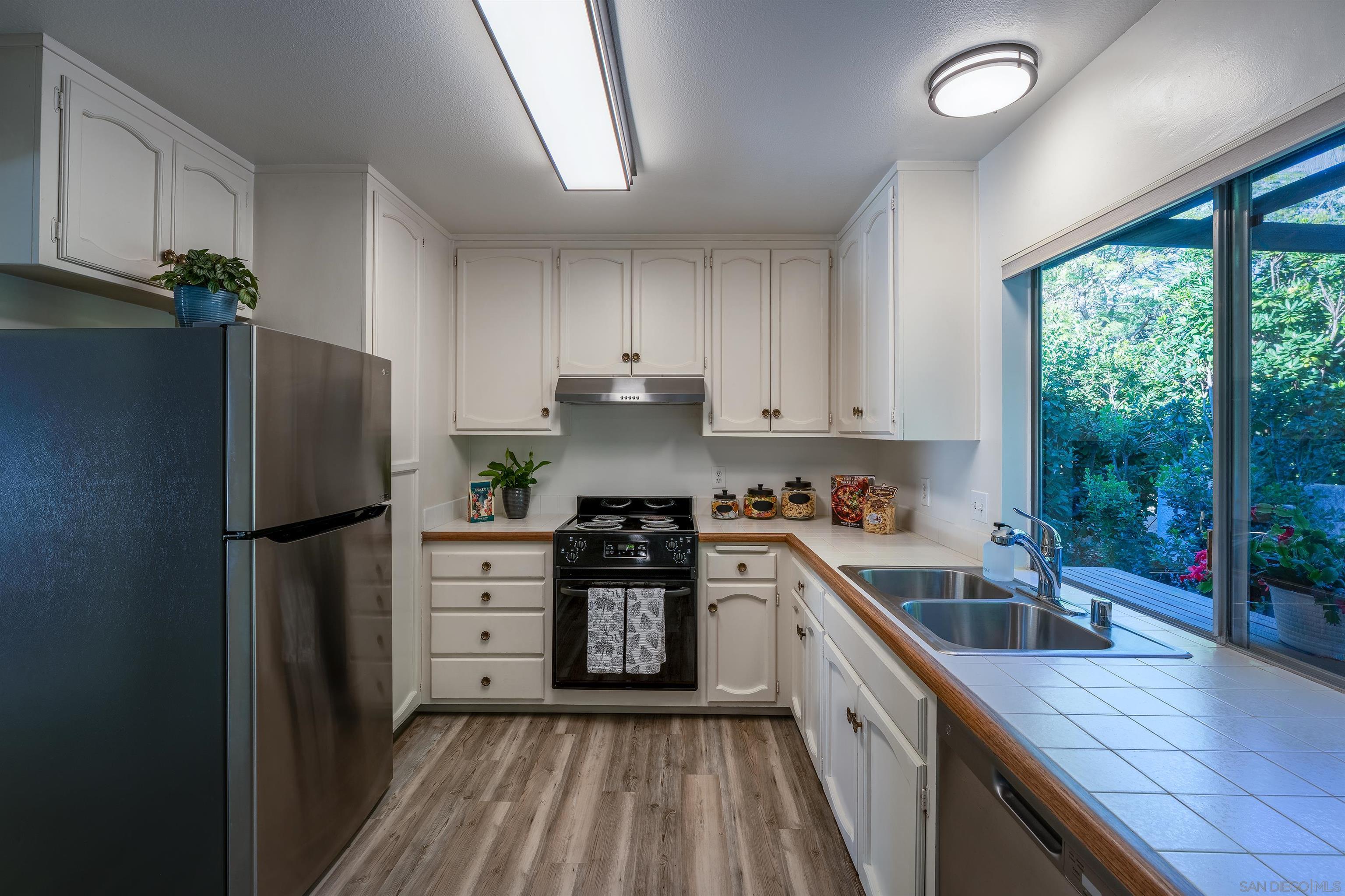 Detail Gallery Image 5 of 29 For 12780  Avenida La Valencia  #163,  San Diego,  CA 92128 - 2 Beds | 2 Baths