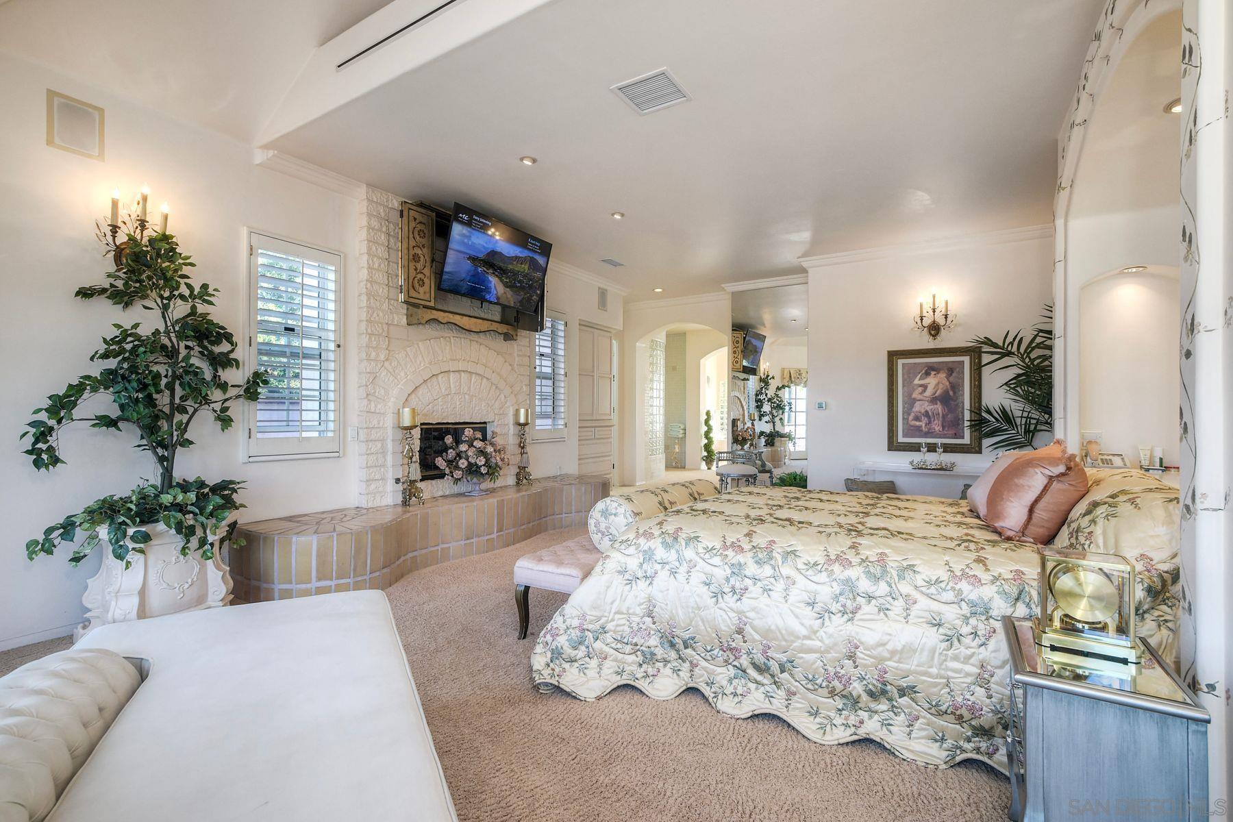 Detail Gallery Image 15 of 46 For 13455  Old Winery Road, Poway,  CA 92064 - 6 Beds | 6/2 Baths