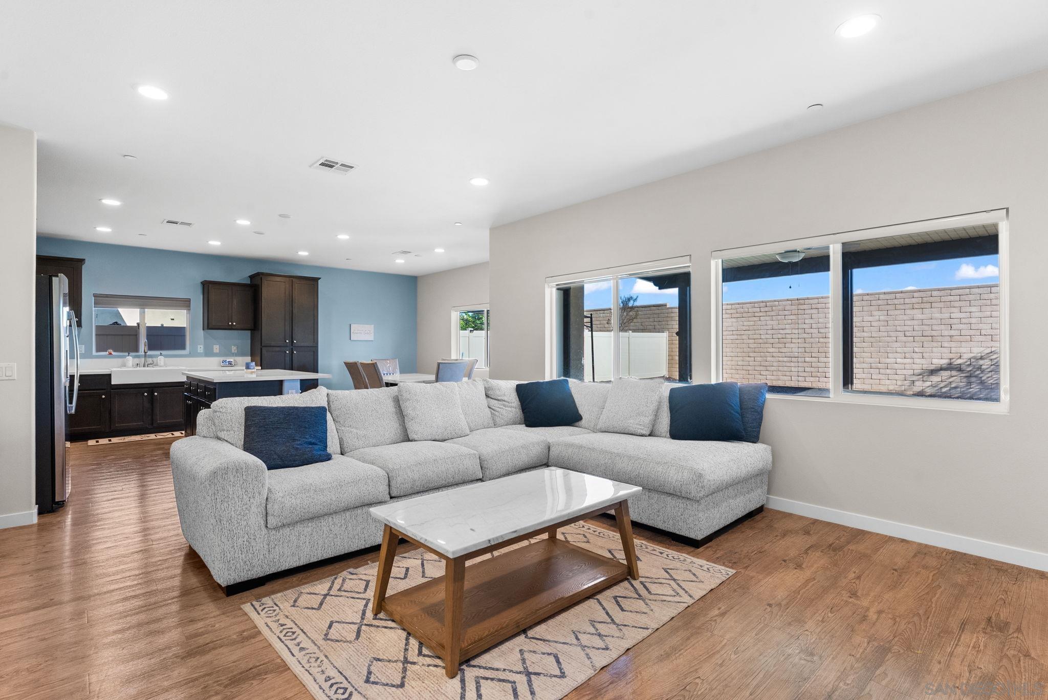 Detail Gallery Image 11 of 51 For 24306  Red Spruce Ave, Murrieta,  CA 92562 - 5 Beds | 3 Baths