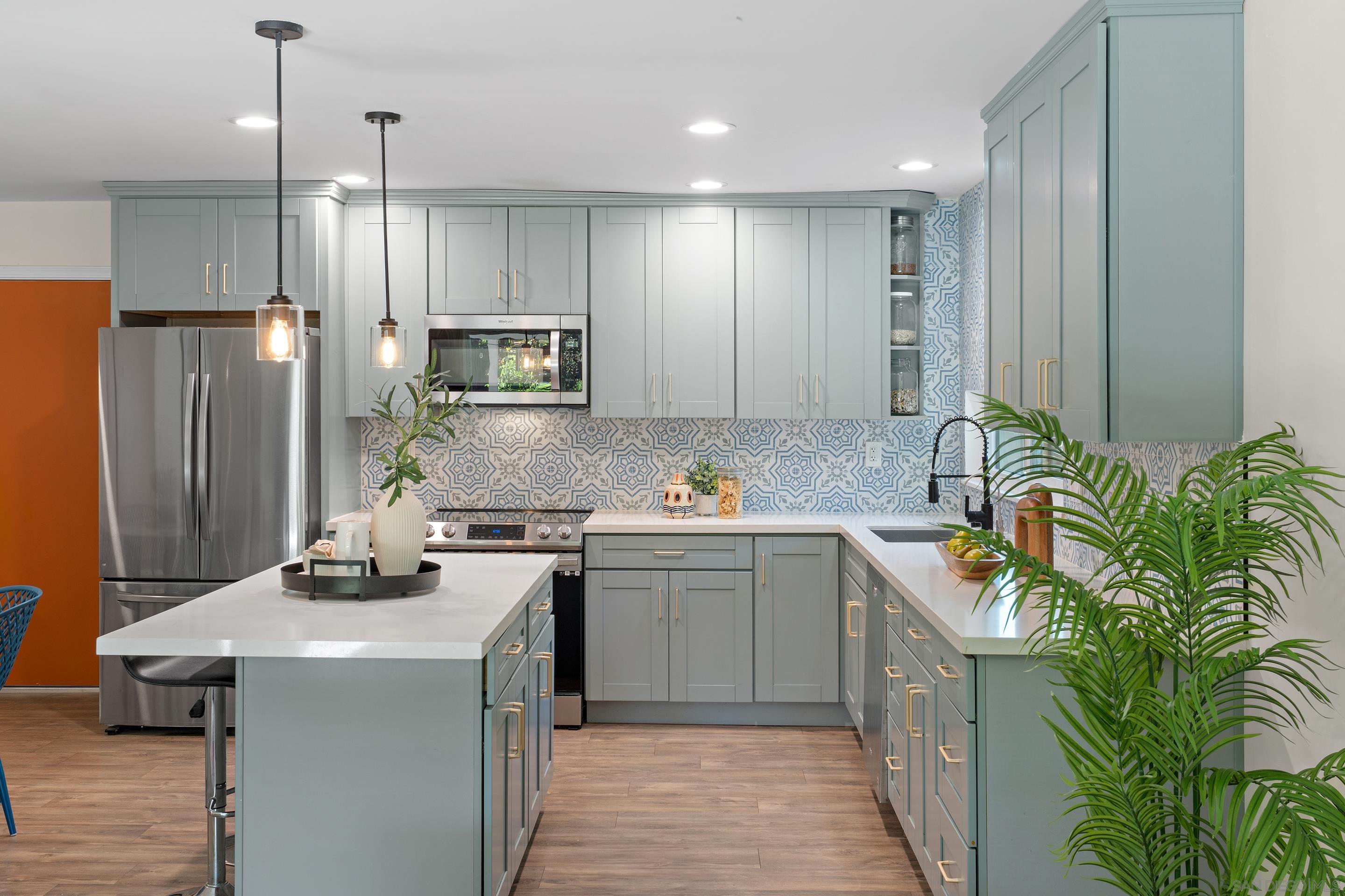 Detail Gallery Image 8 of 53 For 3339  Tropicana Dr, Oceanside,  CA 92054 - 3 Beds | 2 Baths