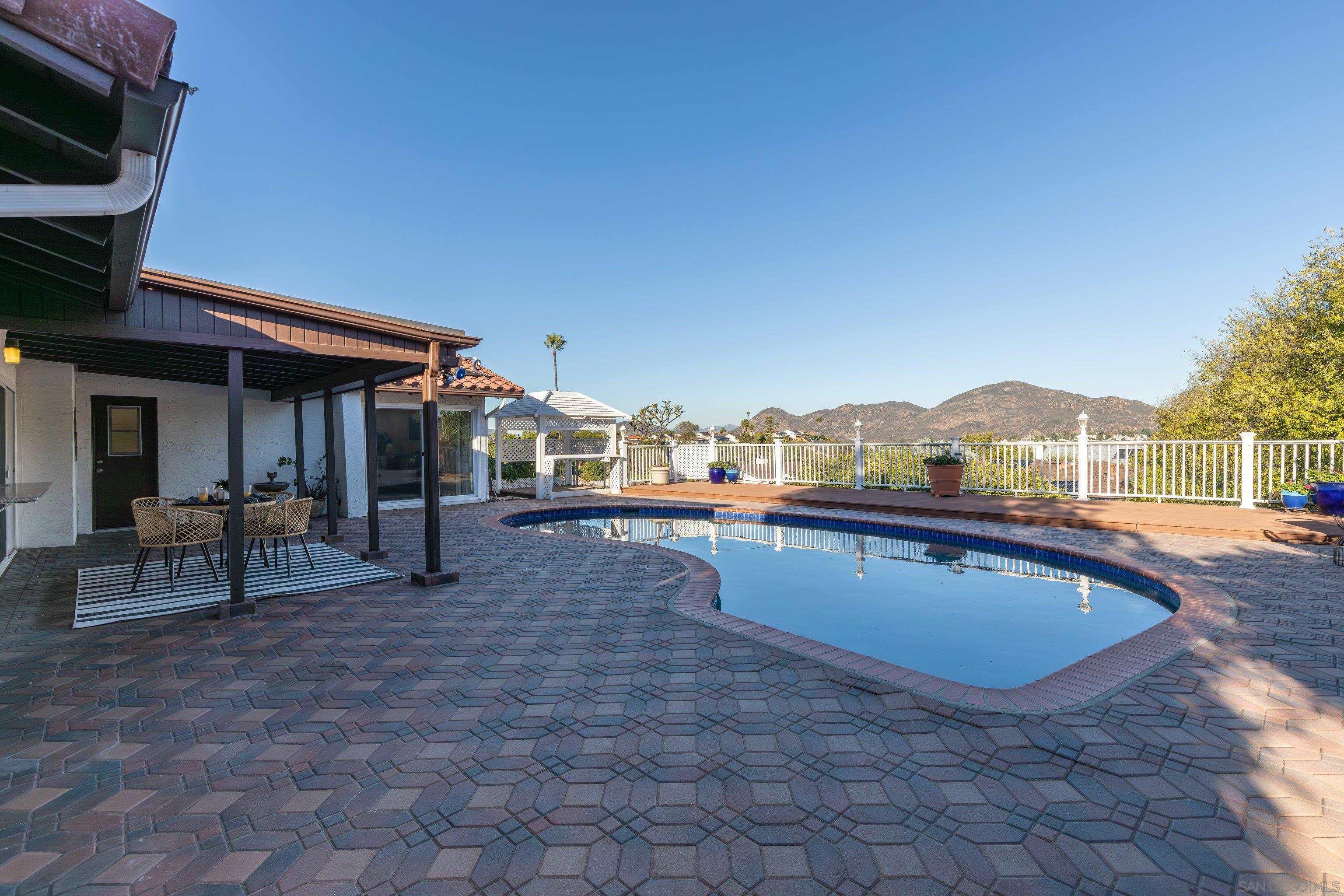 Detail Gallery Image 31 of 35 For 6615  Ridge Manor Ave, San Diego,  CA 92120 - 4 Beds | 2 Baths