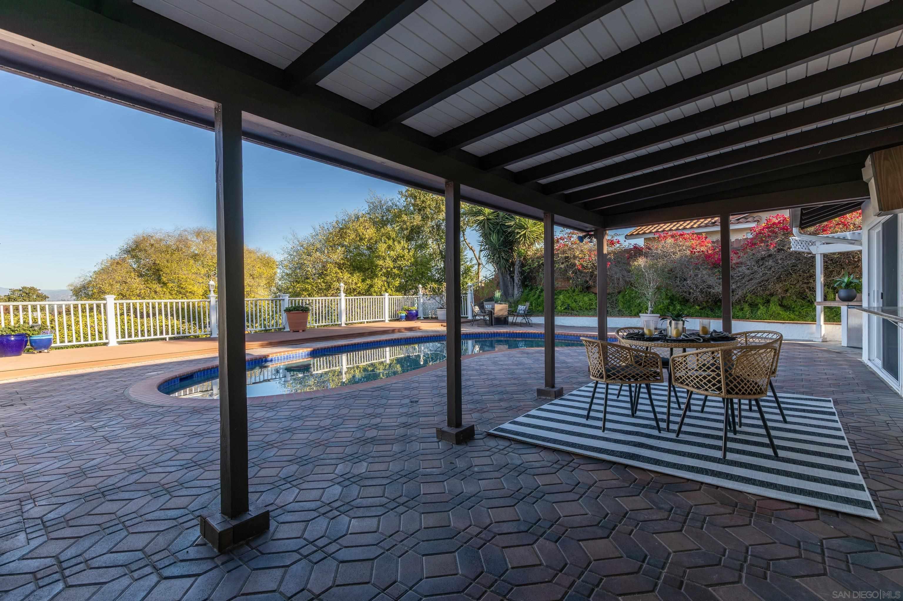 Detail Gallery Image 32 of 35 For 6615  Ridge Manor Ave, San Diego,  CA 92120 - 4 Beds | 2 Baths